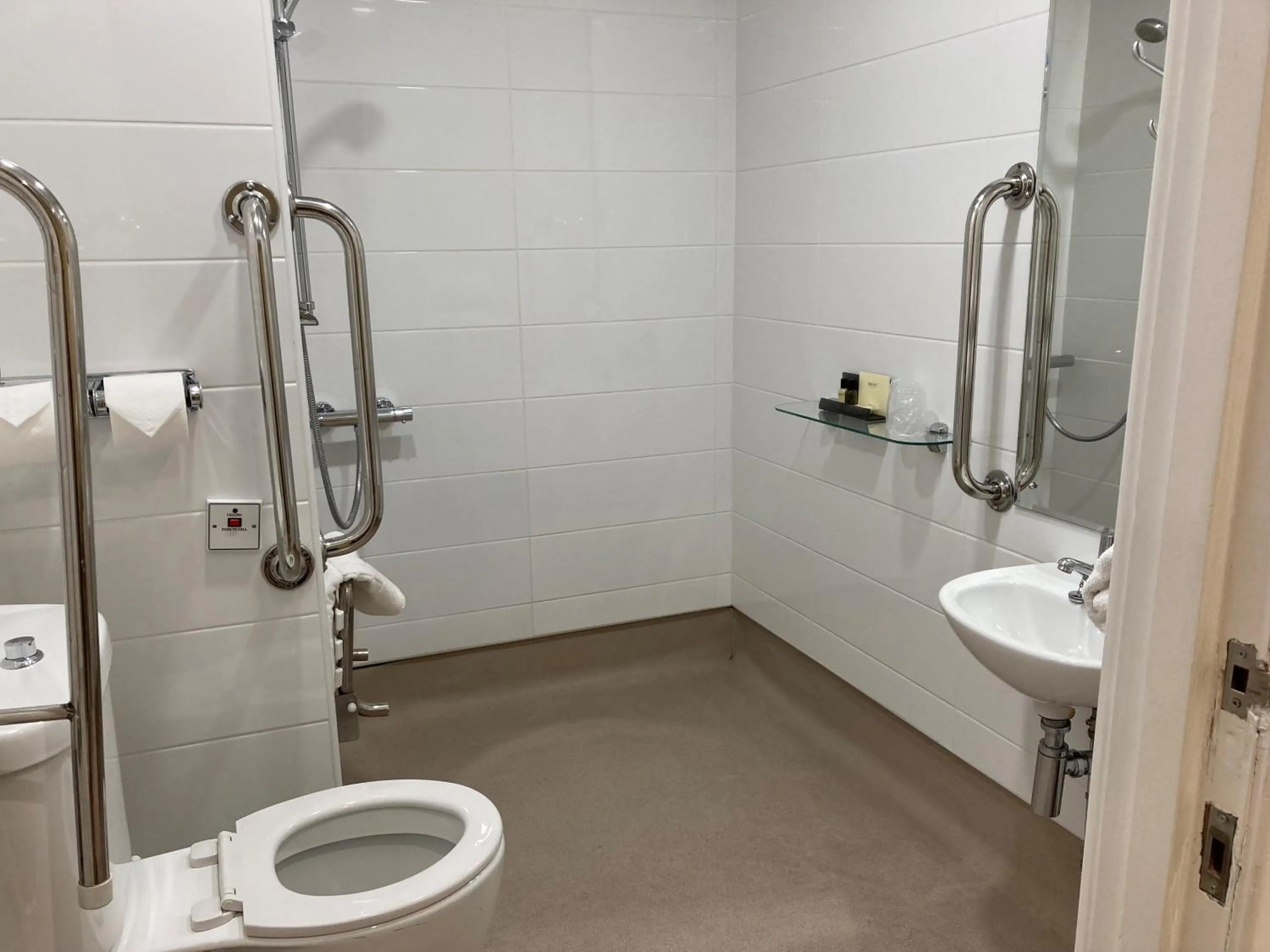 Bathroom in The Briar Court Hotel