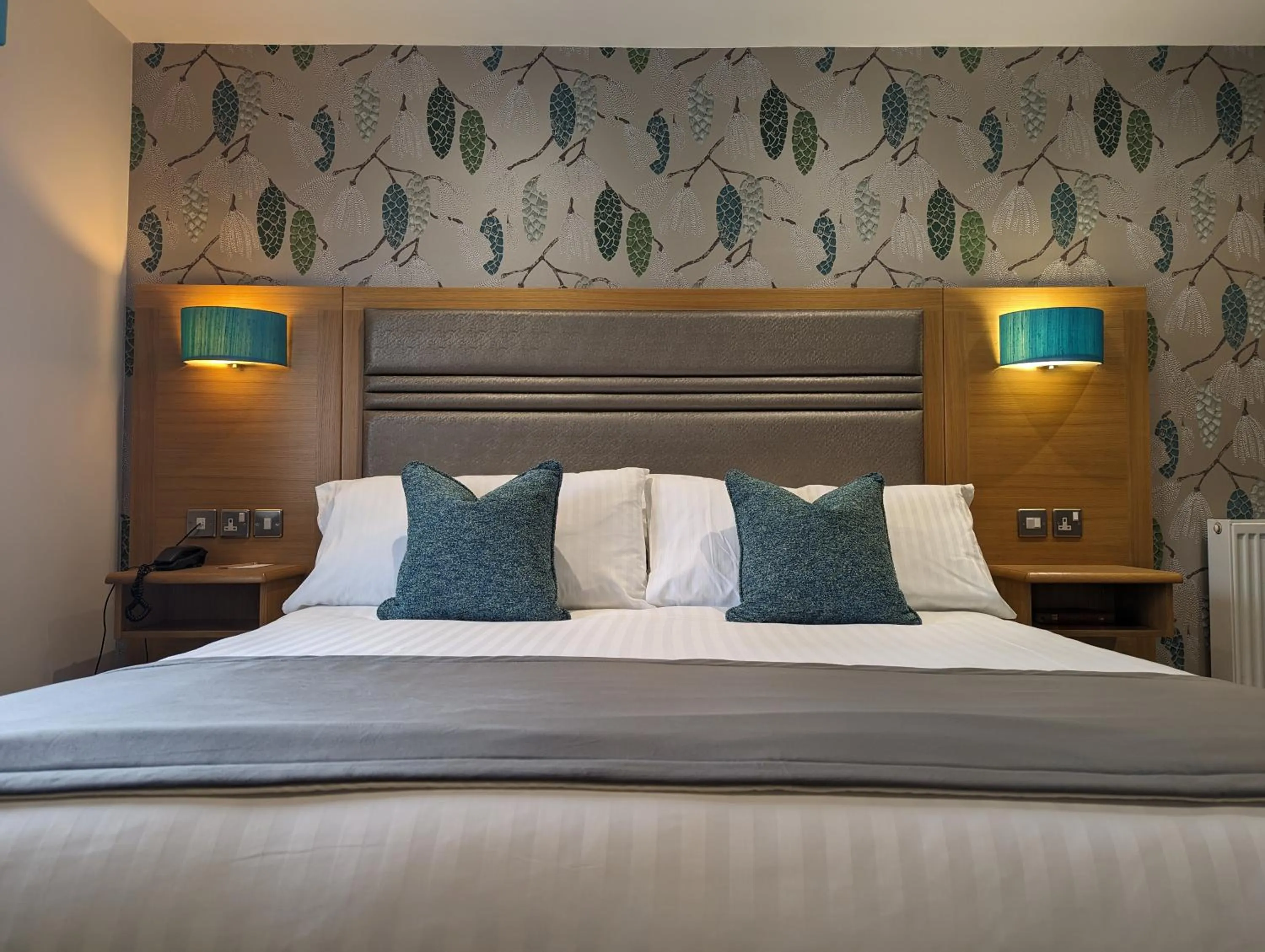 Bedroom, Bed in The Briar Court Hotel