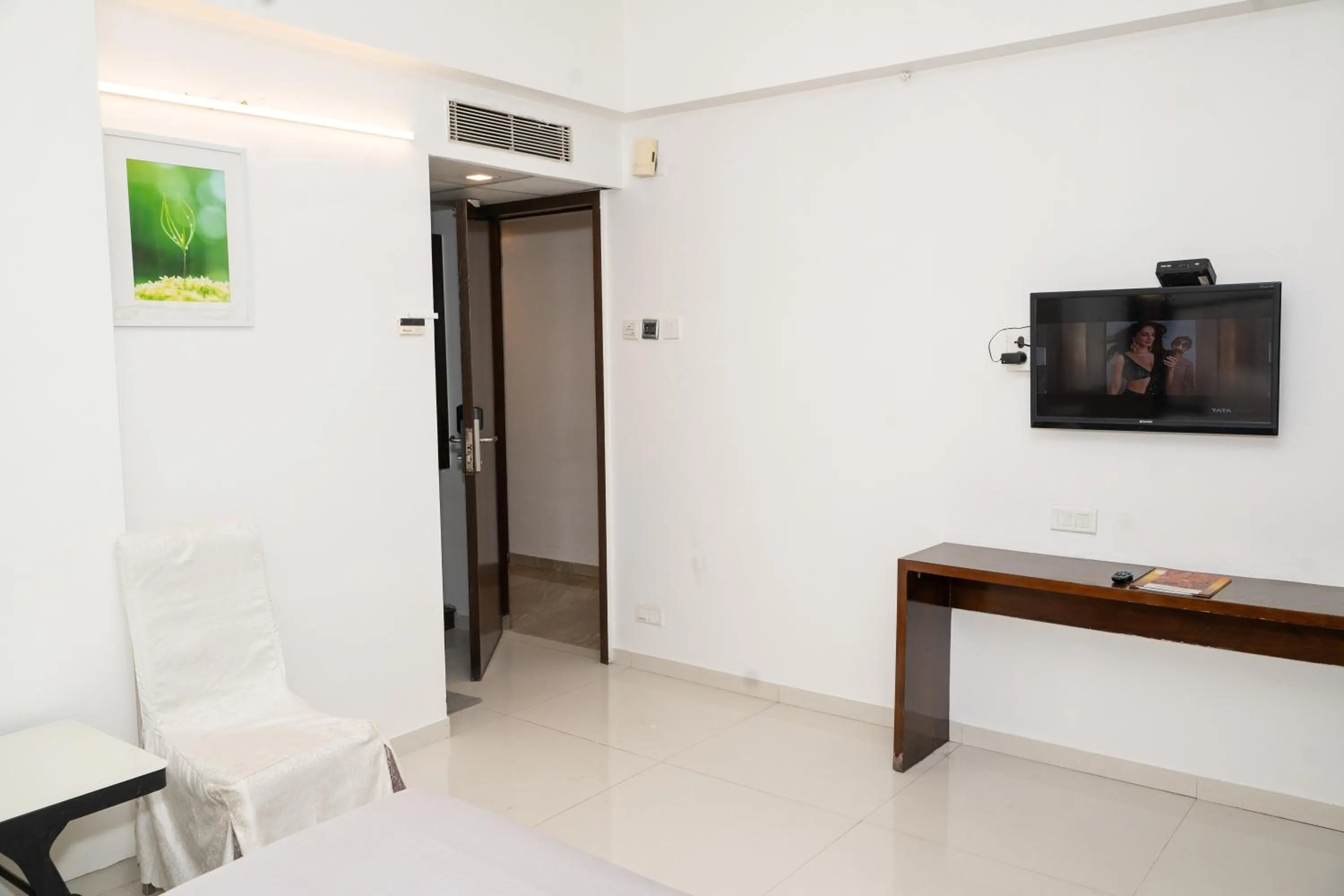 TV and multimedia in Hotel Executive Silver Inn