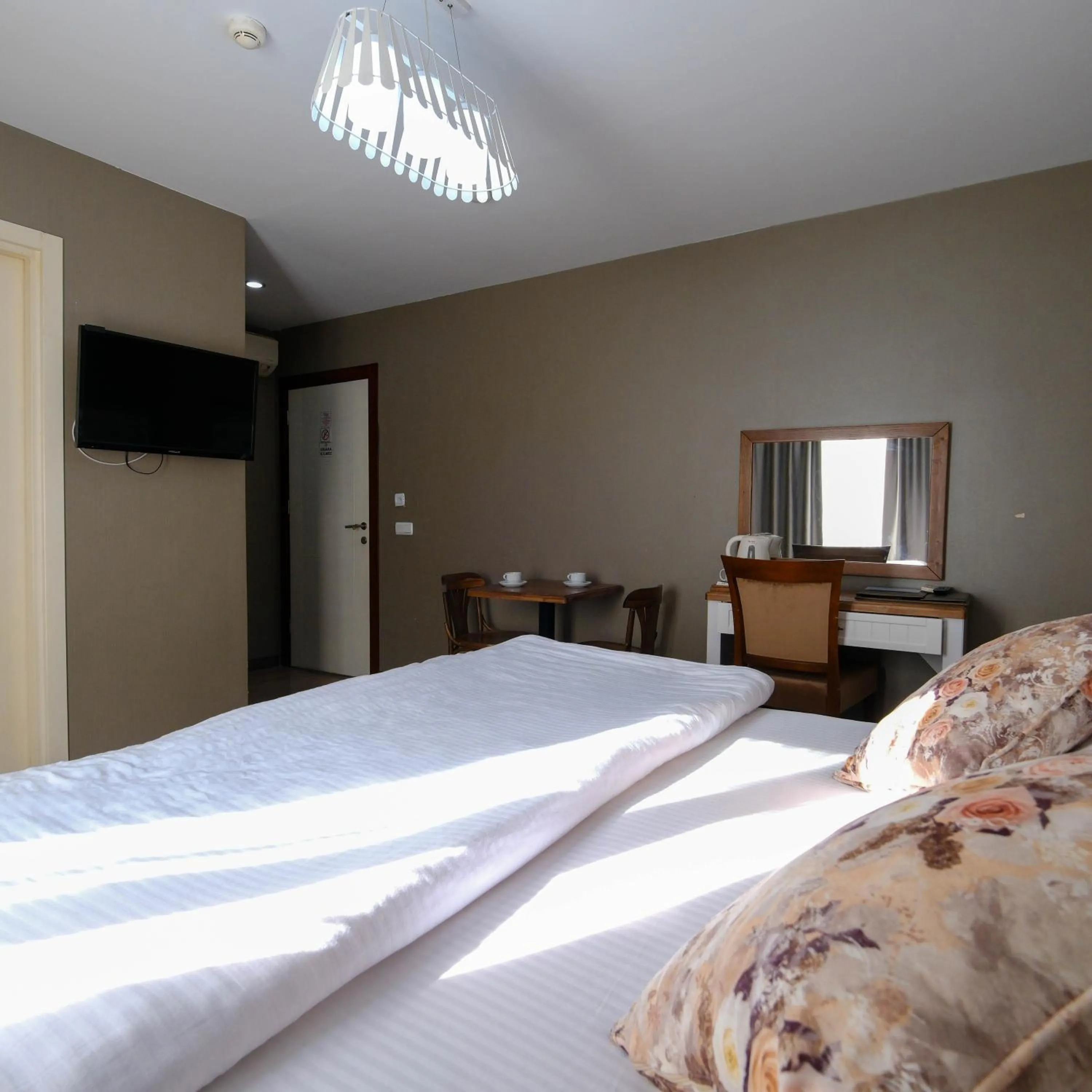 Photo of the whole room, Bed in Adana City Boutique Hotel