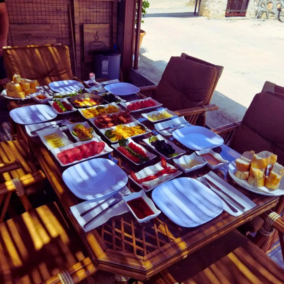 Restaurant/places to eat in Bu Bungalow Hotel