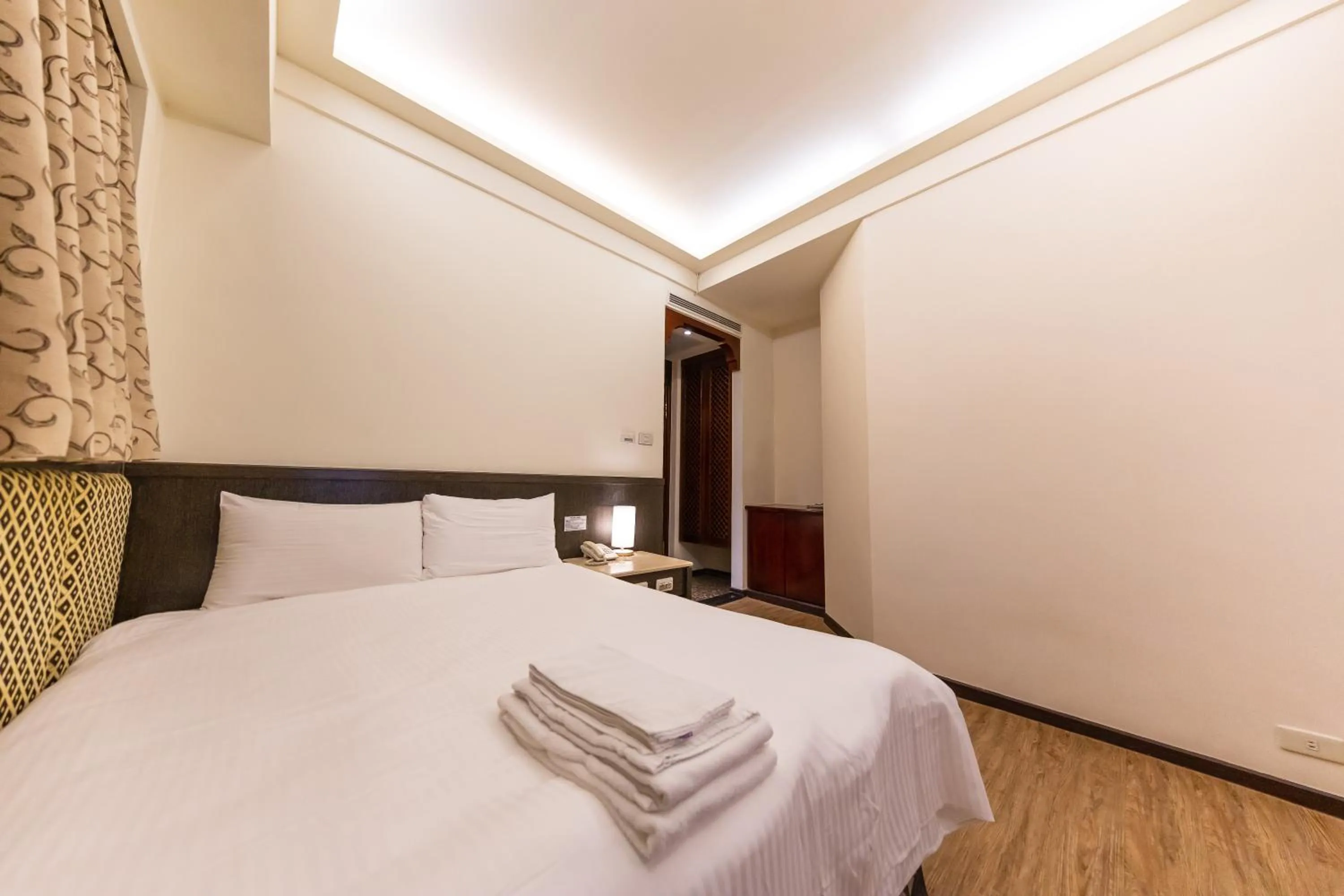 Photo of the whole room, Bed in I HI Sanduo Travel Hotel