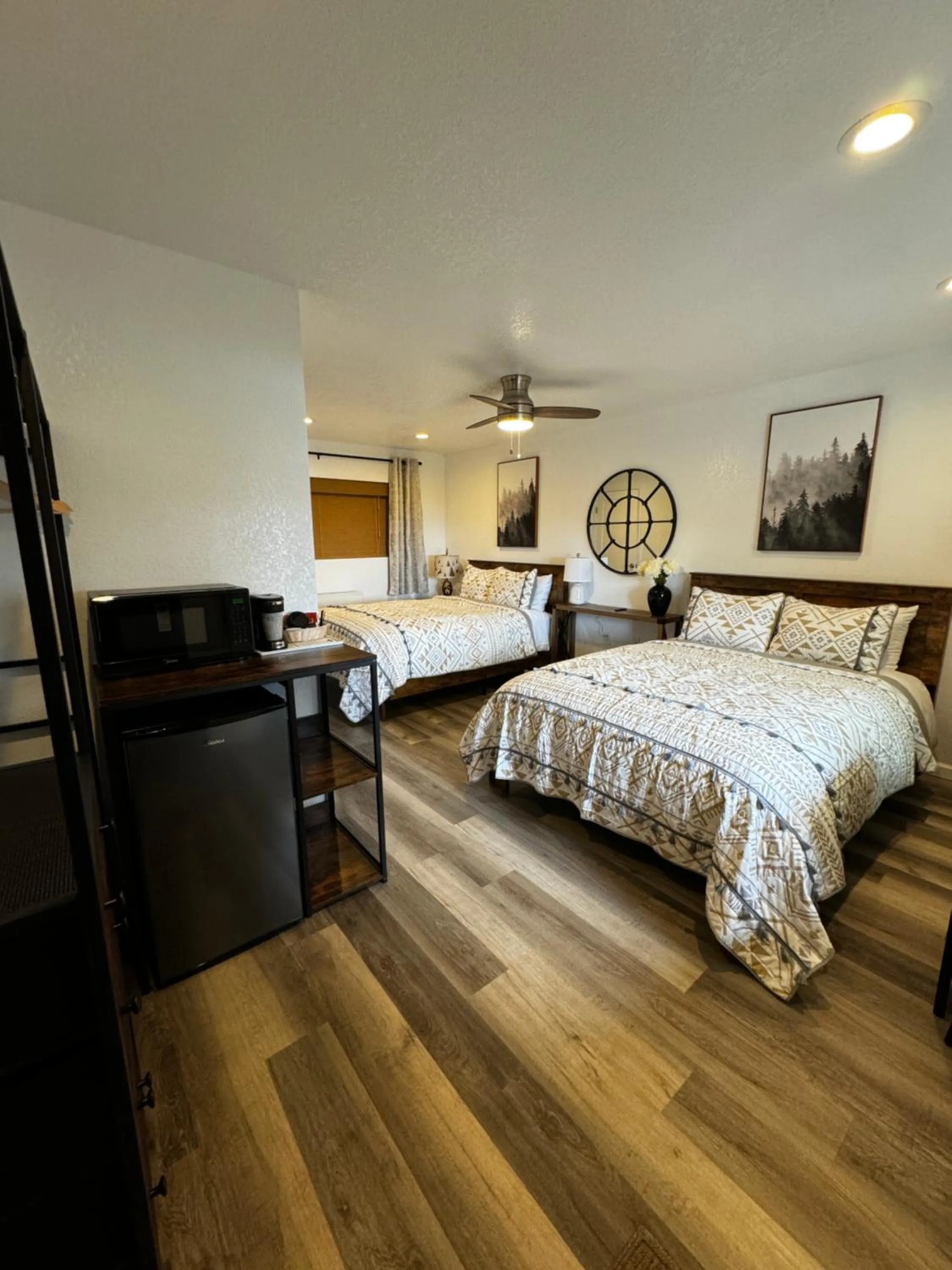 Bedroom, Bed in Ocean Cove Lodge Bar & Grill