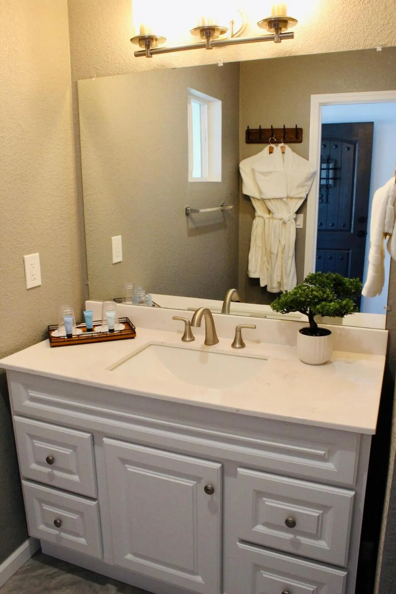 Bathroom in Ocean Cove Lodge Bar & Grill