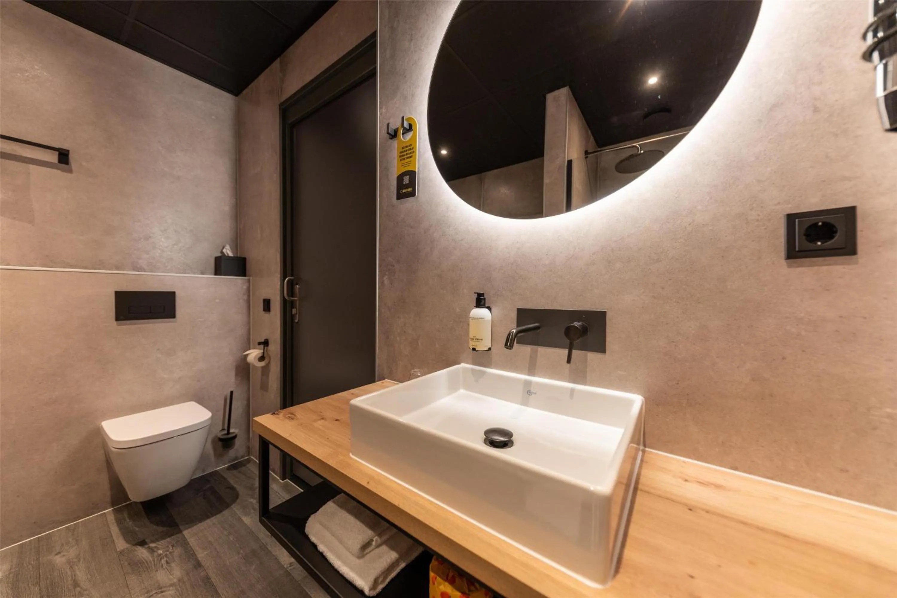 Bathroom in Flonk Hotel Groningen Centre, BW Signature Collection