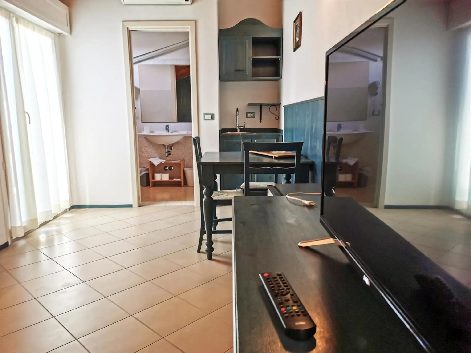 TV and multimedia in Hotel La Plage