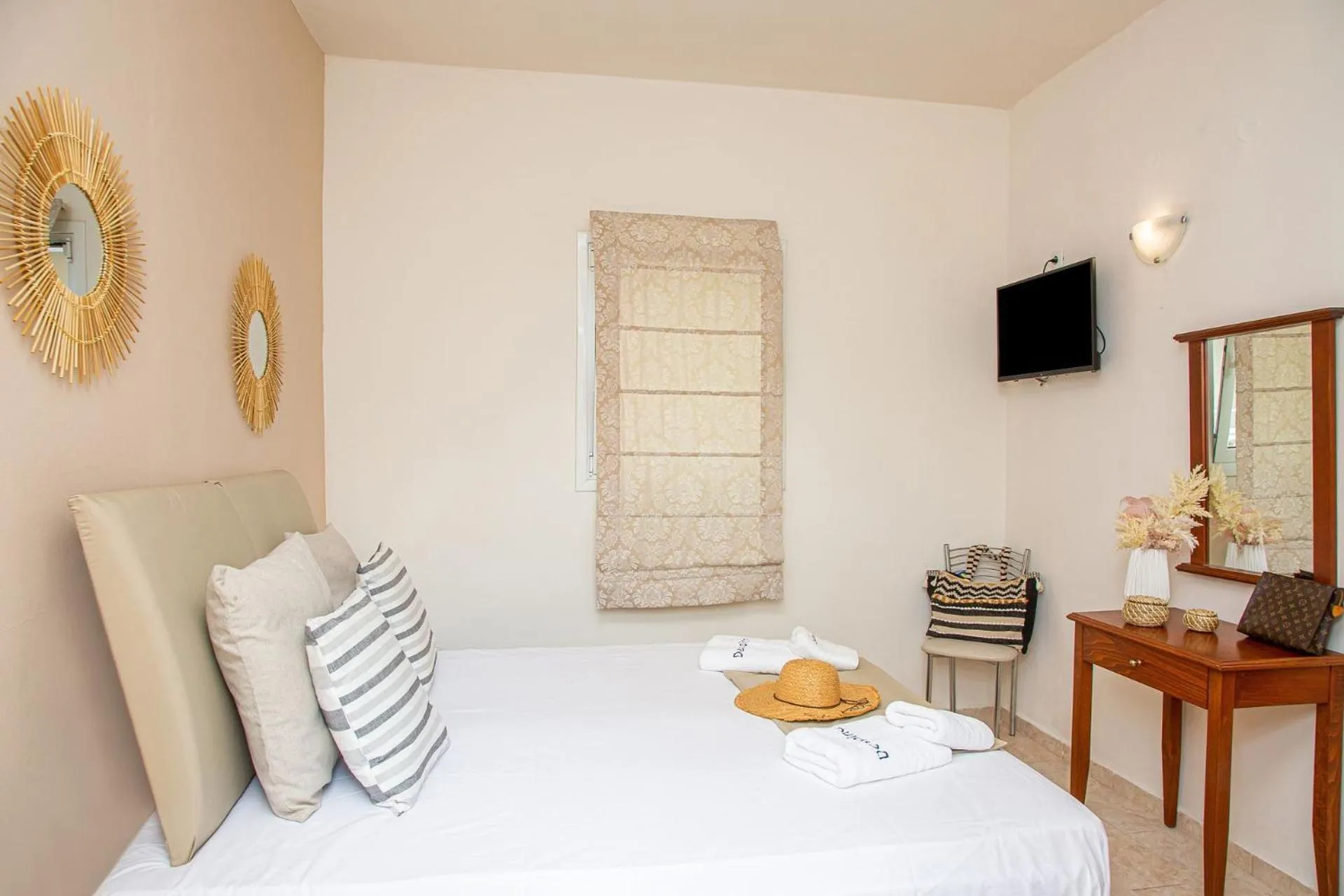 TV and multimedia, Bed in Despina Aparthotel by Philoxenia Hotel & SPA