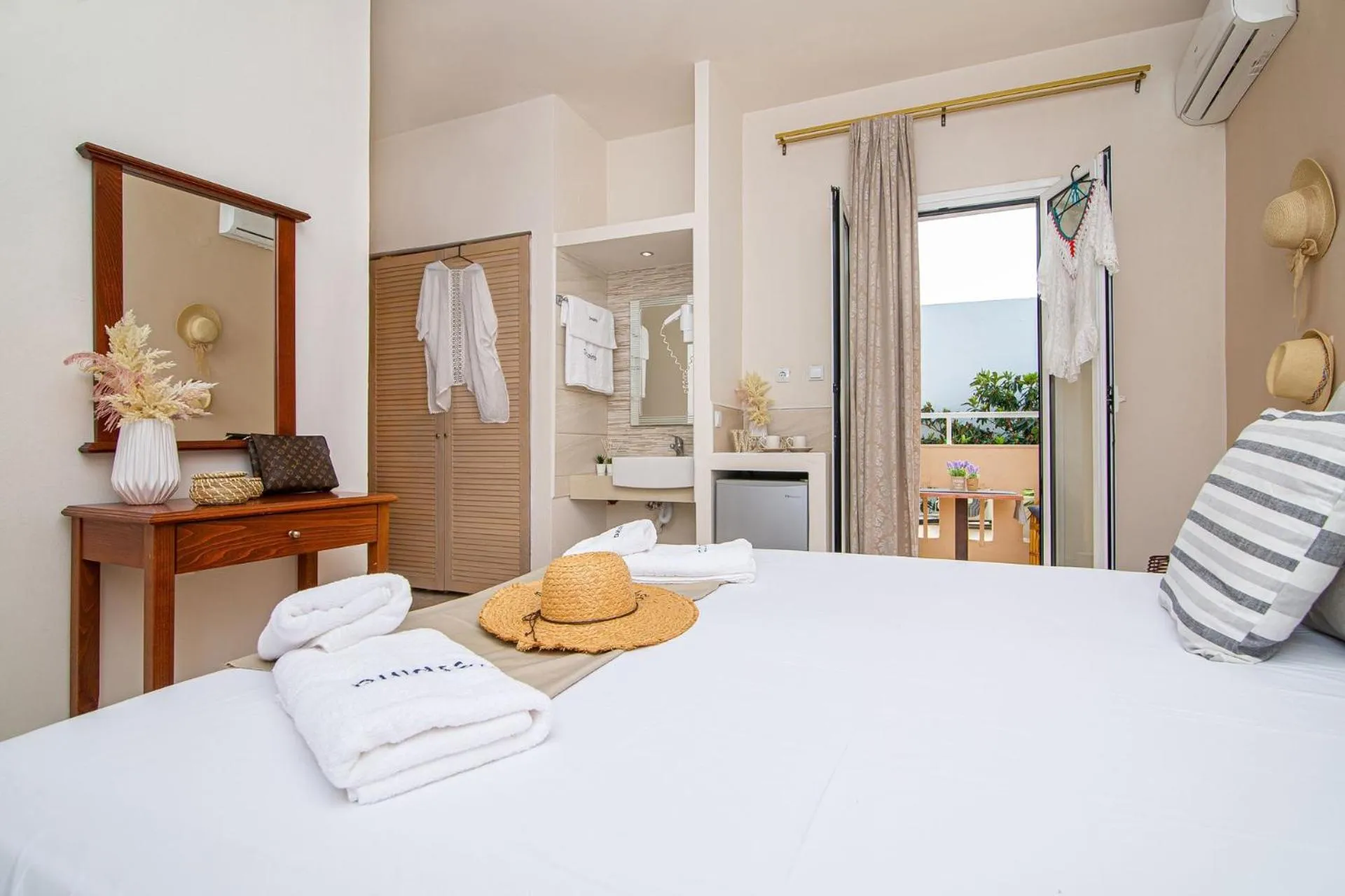 Bedroom, Bed in Despina Aparthotel by Philoxenia Hotel & SPA