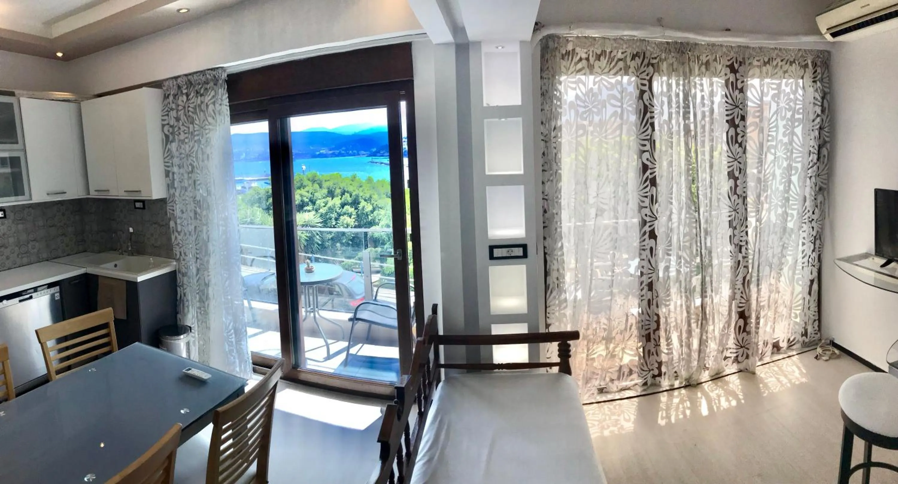 Living room in Atlantis Hotel