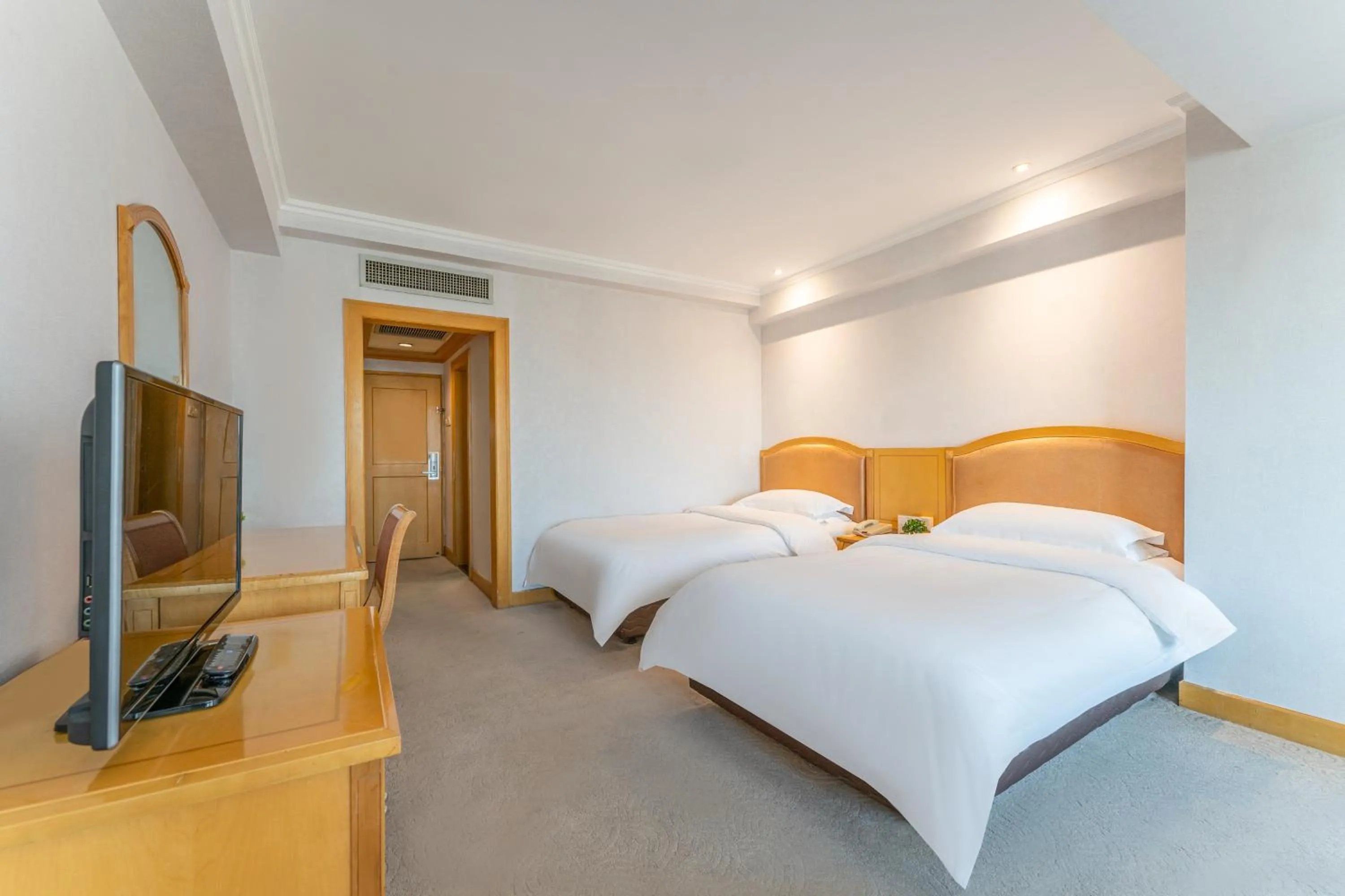 Bed in Baoding Zhong Yin Hotel