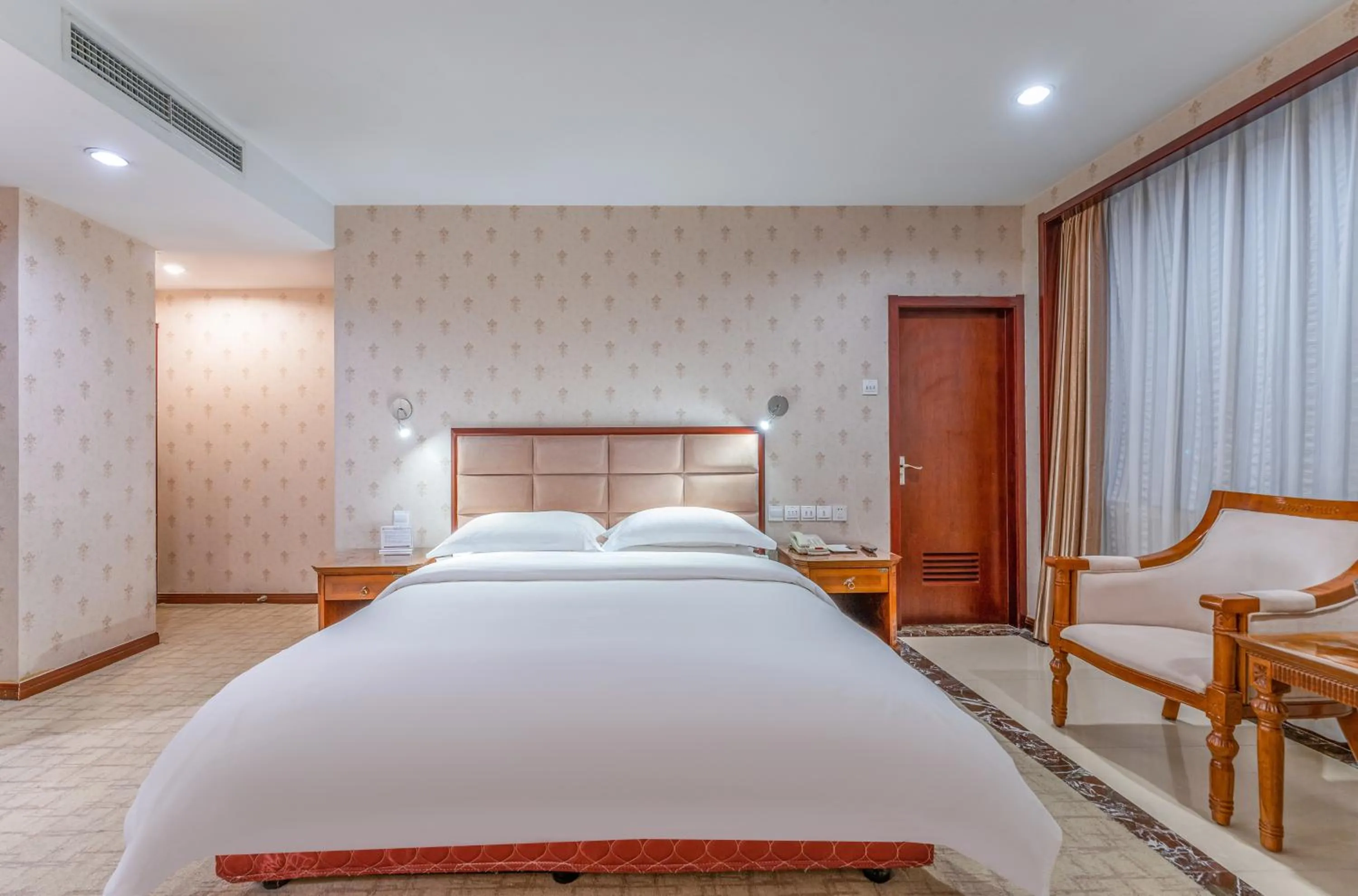 Bed in Baoding Zhong Yin Hotel