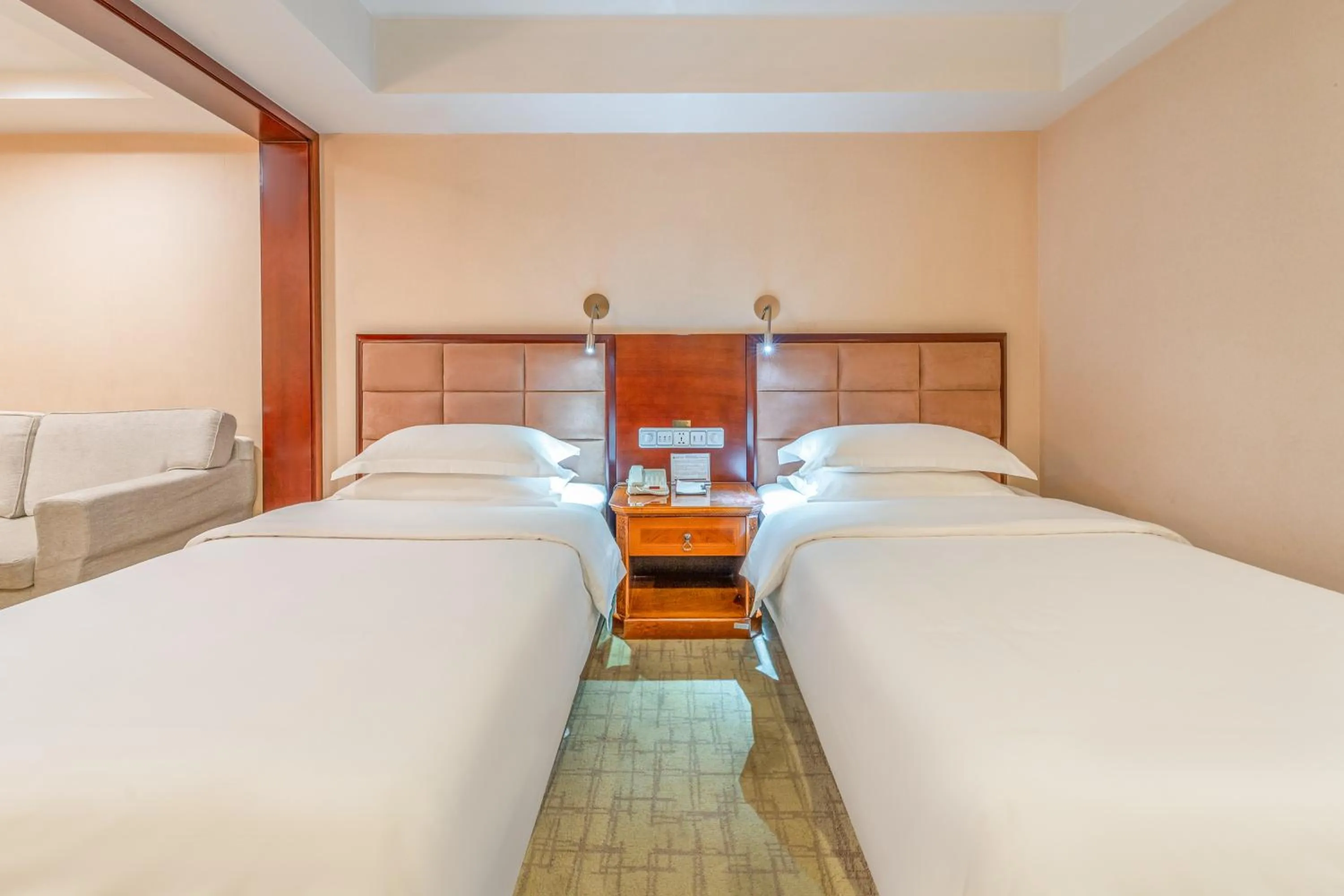 Bed in Baoding Zhong Yin Hotel