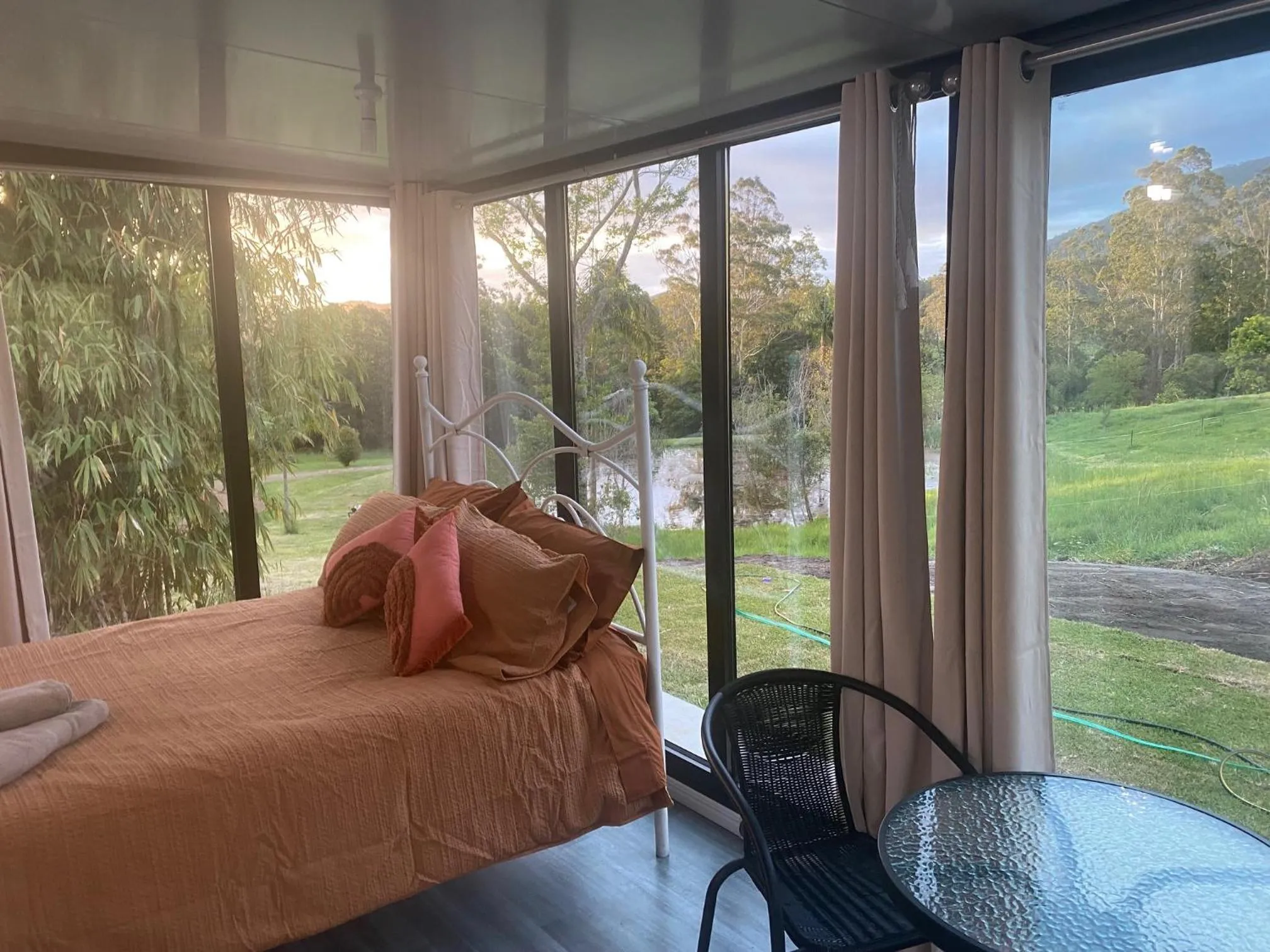 Bedroom, Bed in Nimbin waterfall retreat