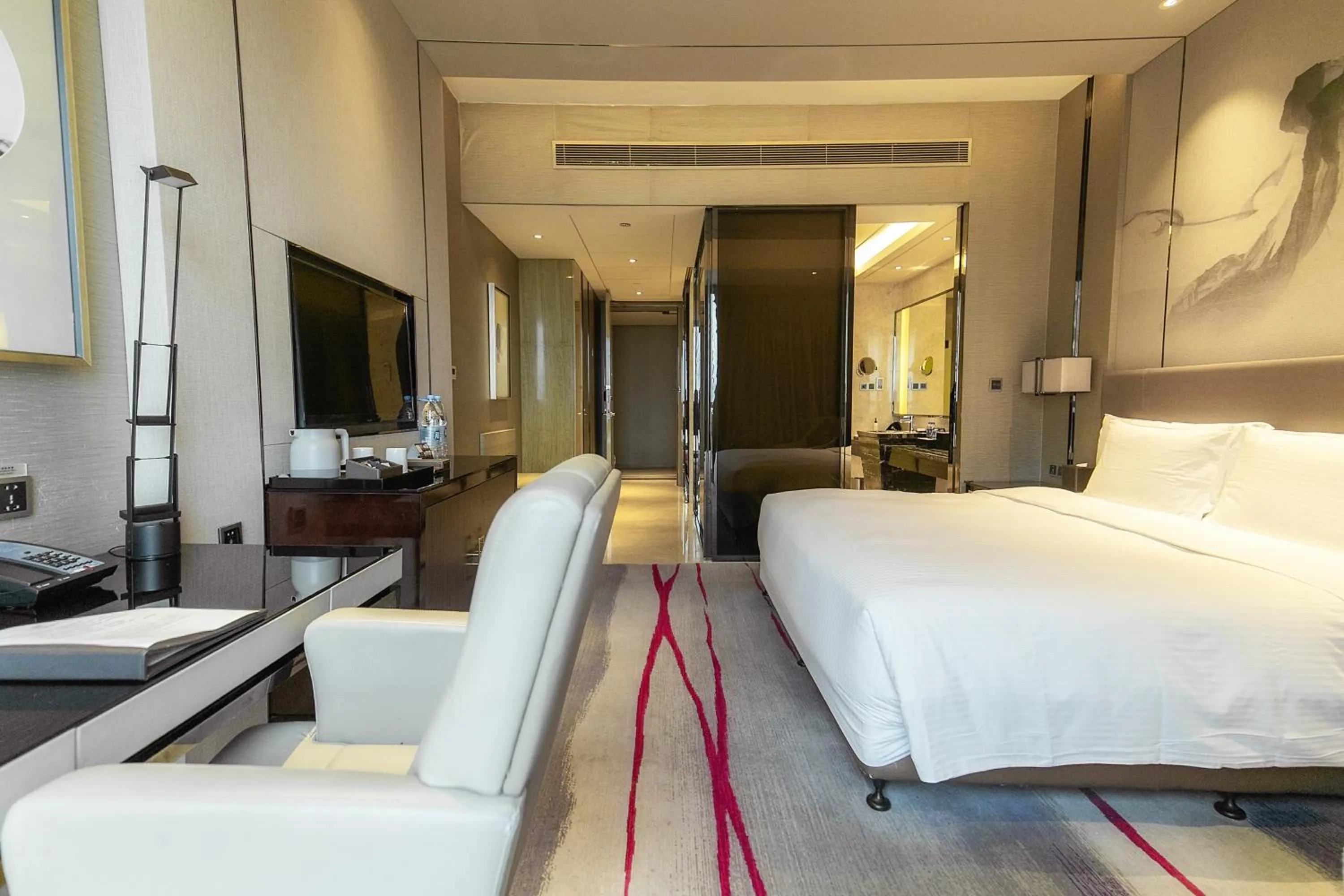 Photo of the whole room, Bed in Maanshan Wanda Realm Hotel