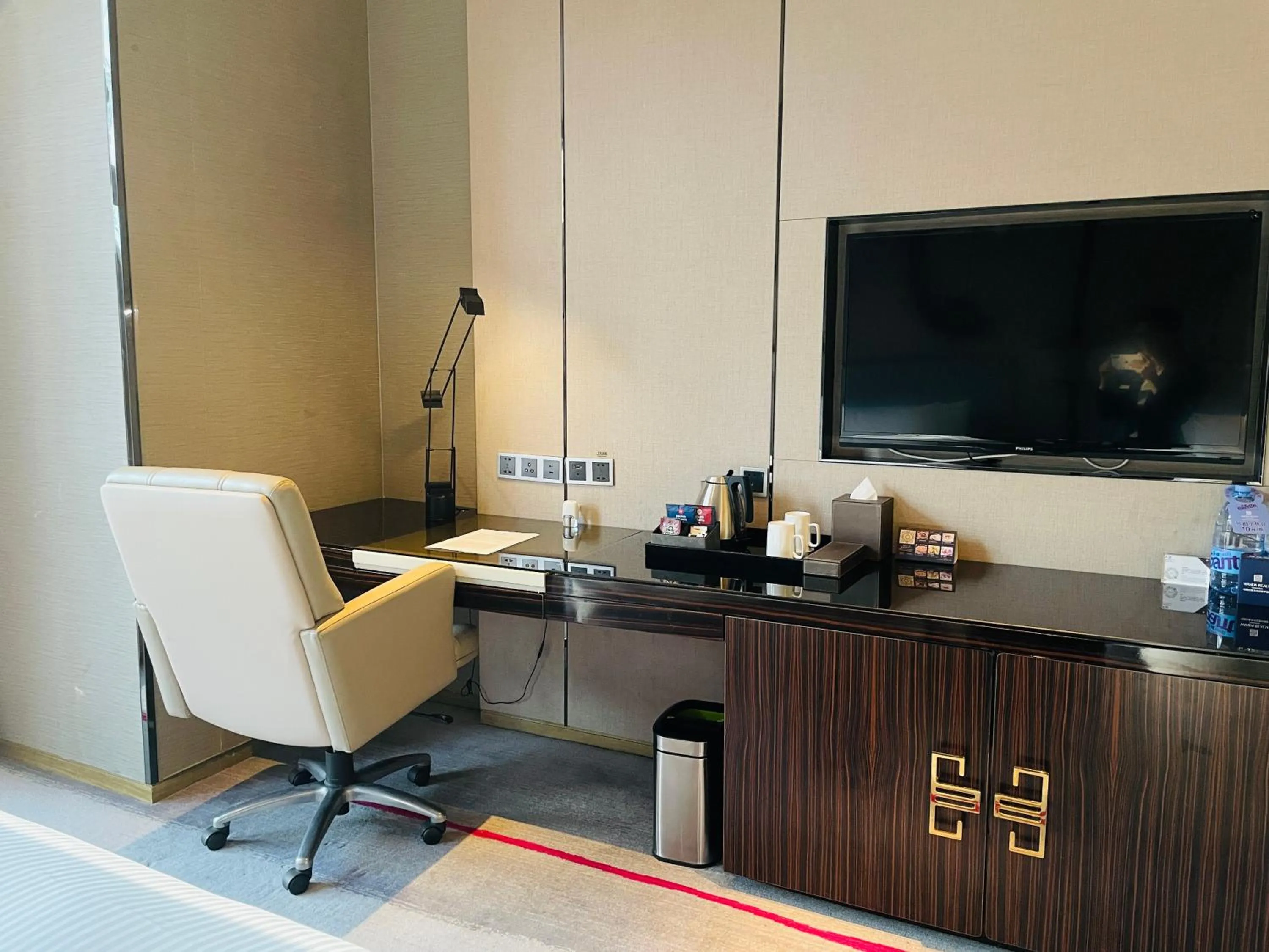 TV and multimedia in Maanshan Wanda Realm Hotel