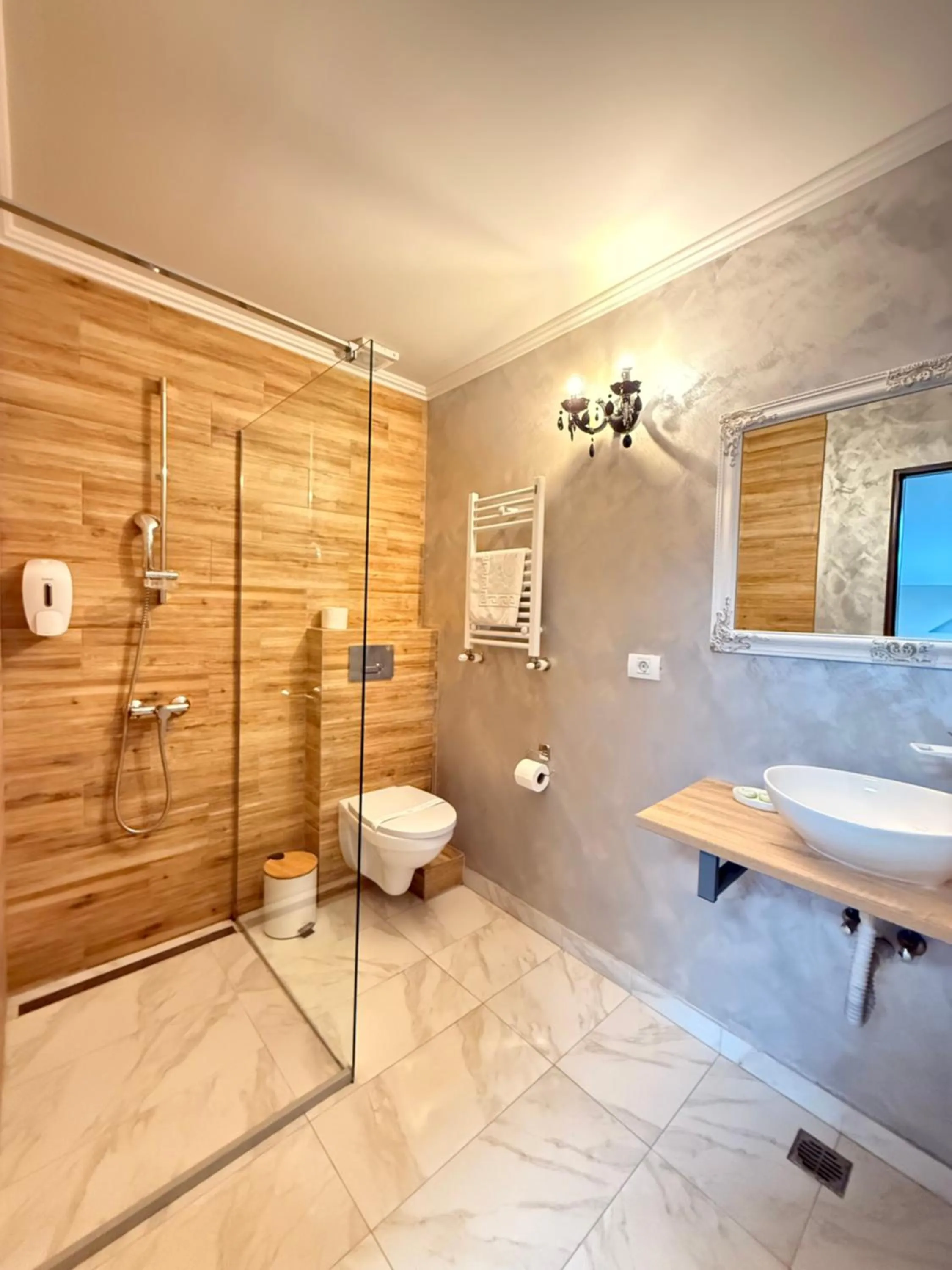 Shower in Vila Central