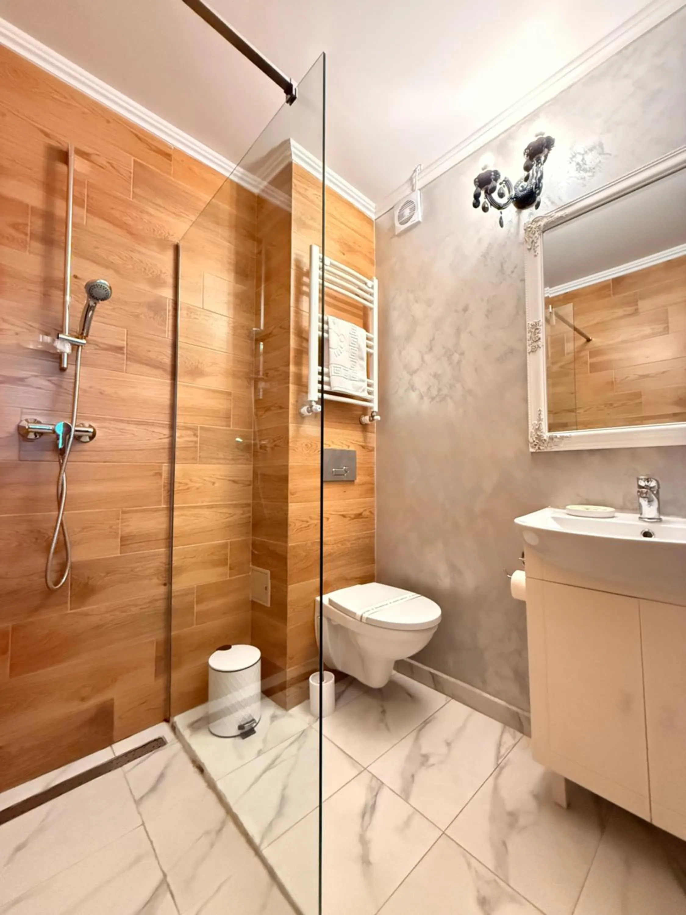 Shower in Vila Central