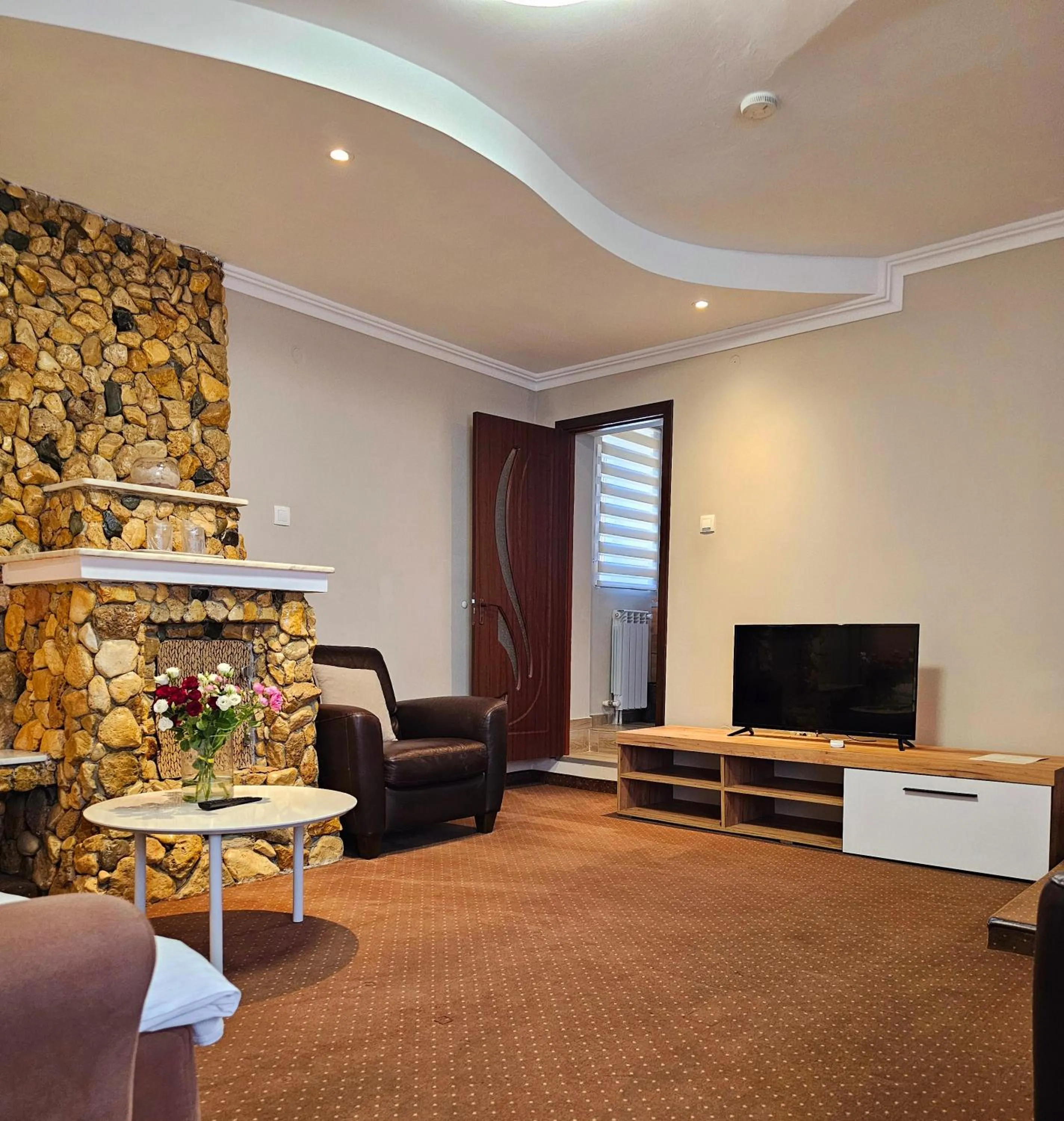 TV and multimedia in Vila Central