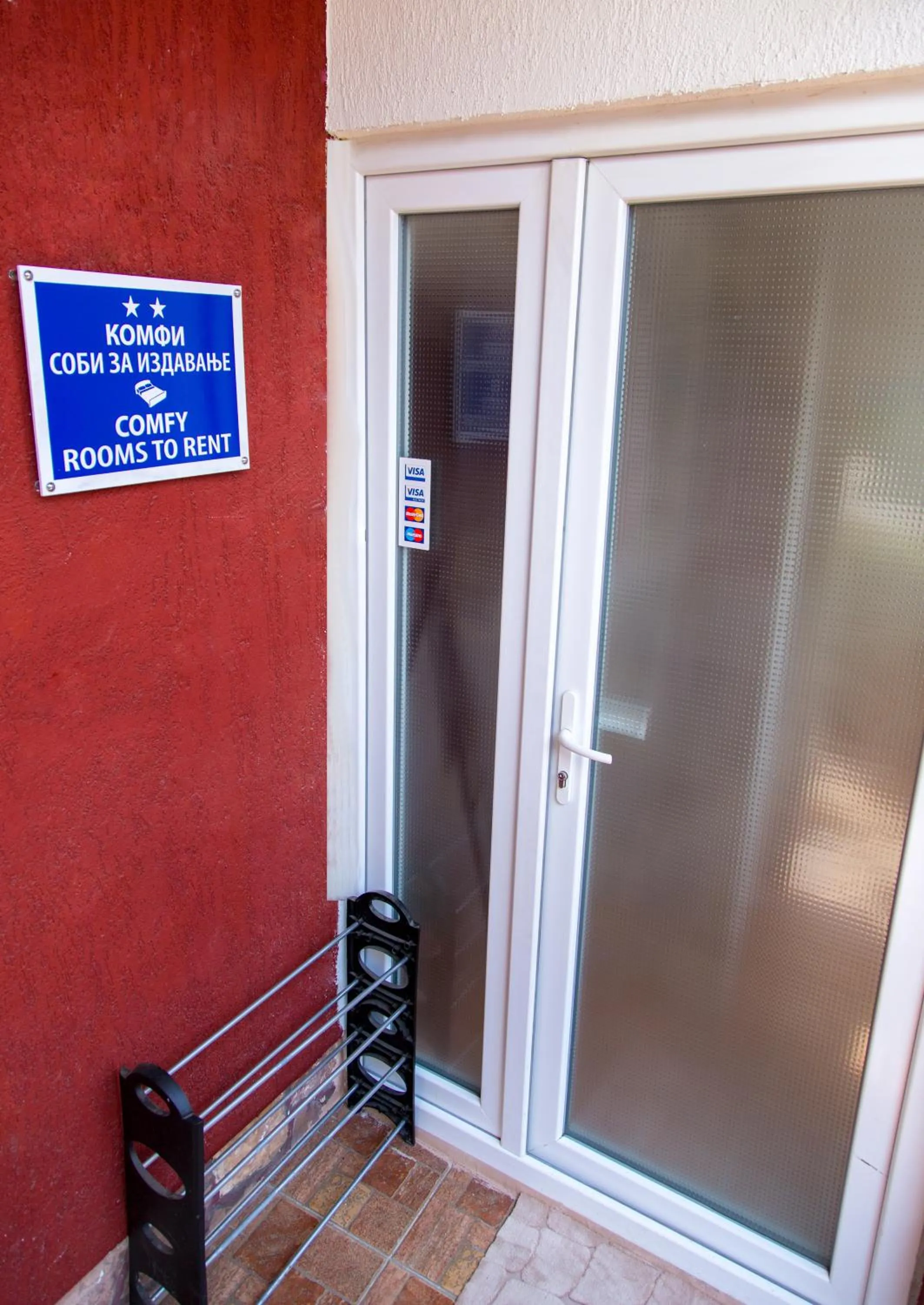 Facade/entrance in The Comfy Hostel