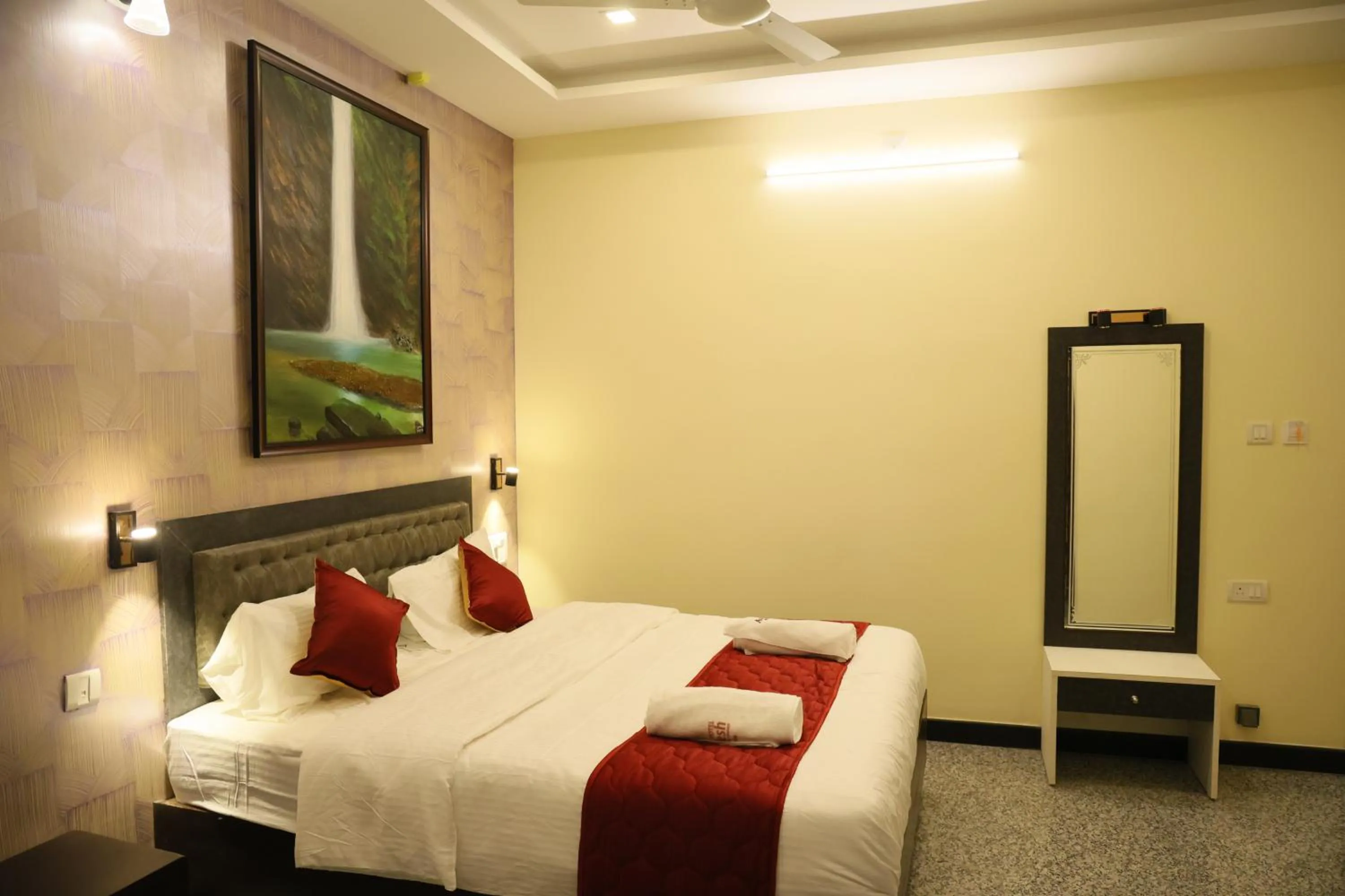 Bed in Hotel Ashlesh Manipal