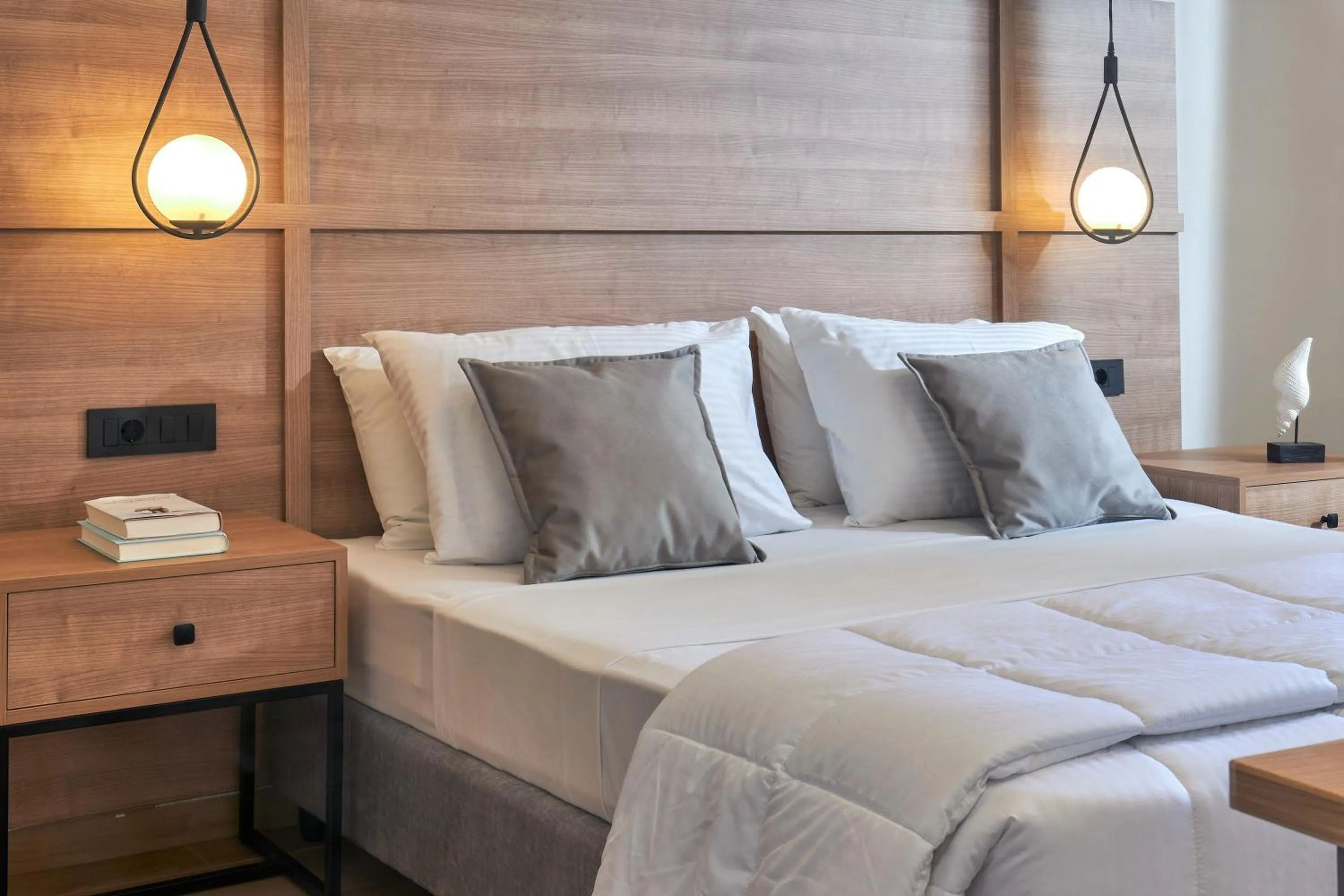 Bedroom, Bed in Paul Marie