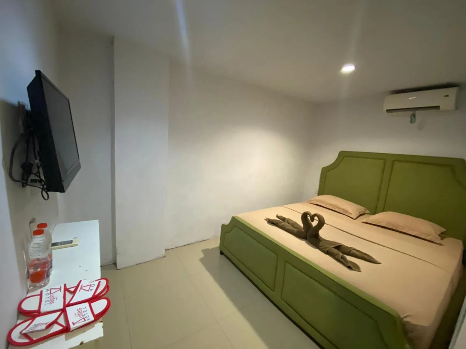 Photo of the whole room in New Z Suites