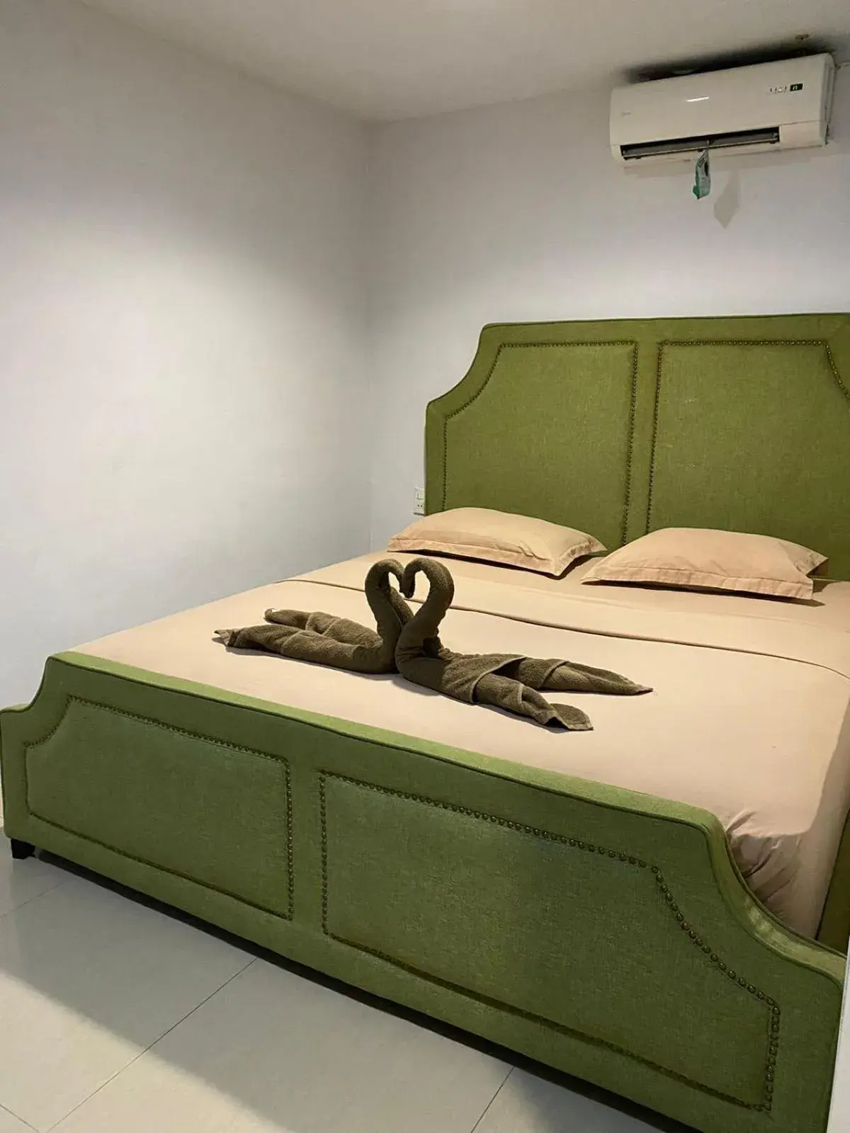 Deluxe Double Room - single occupancy in New Z Suites Deluxe Double Room - single occupancy in New Z Suites