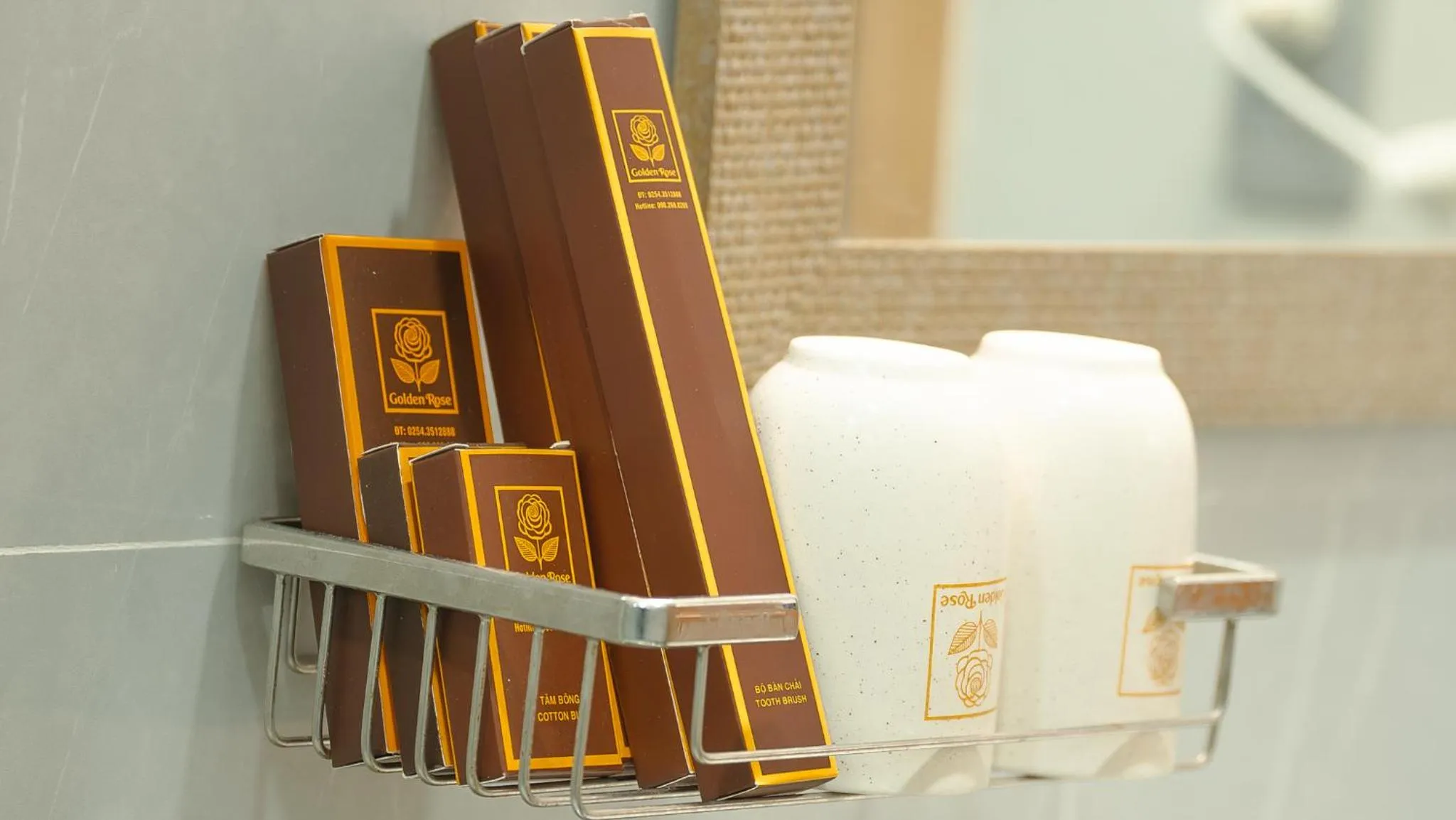 Shower in Golden Rose Hotel Con Dao