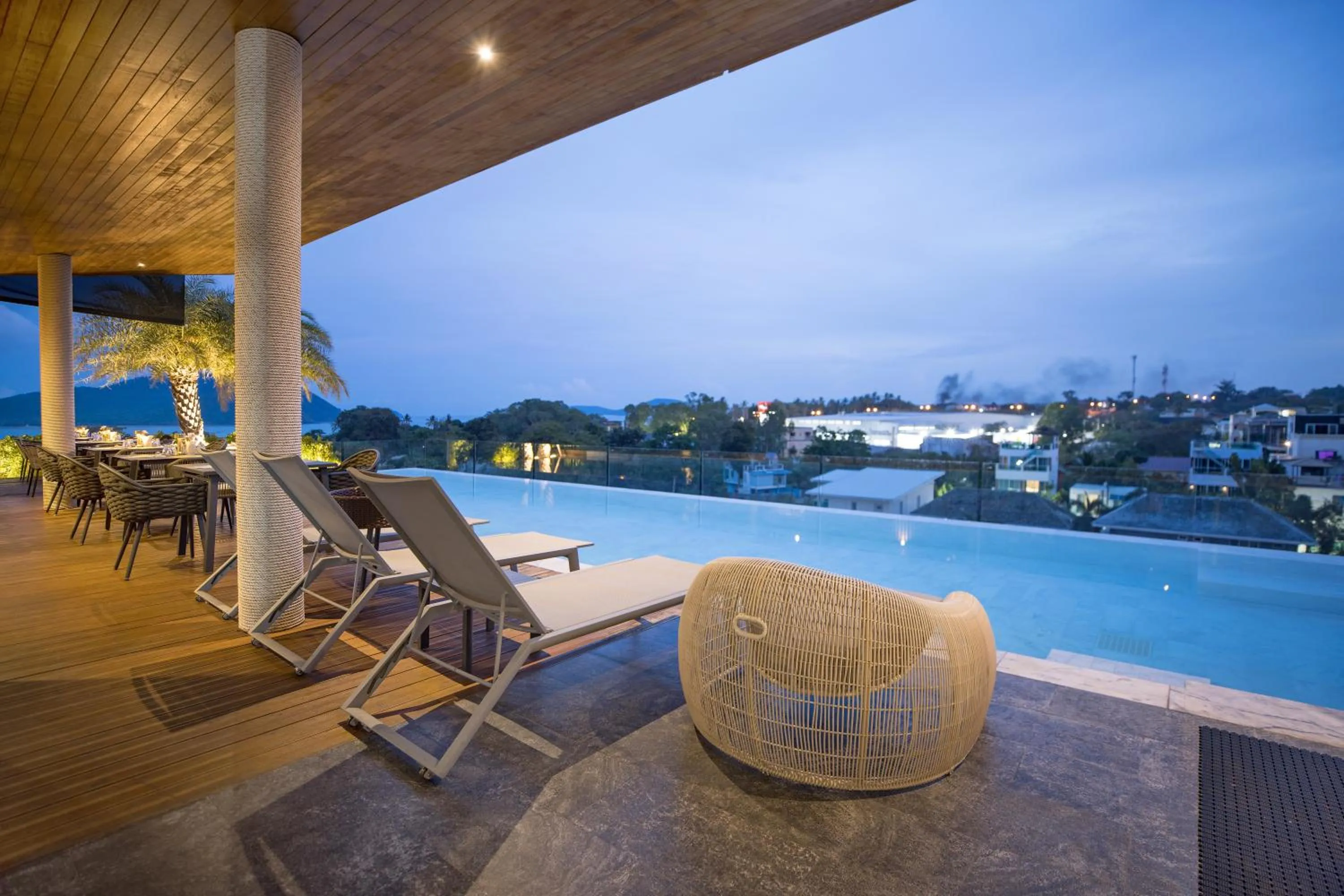Swimming pool in Elite Atoll Serviced Apartments Phuket