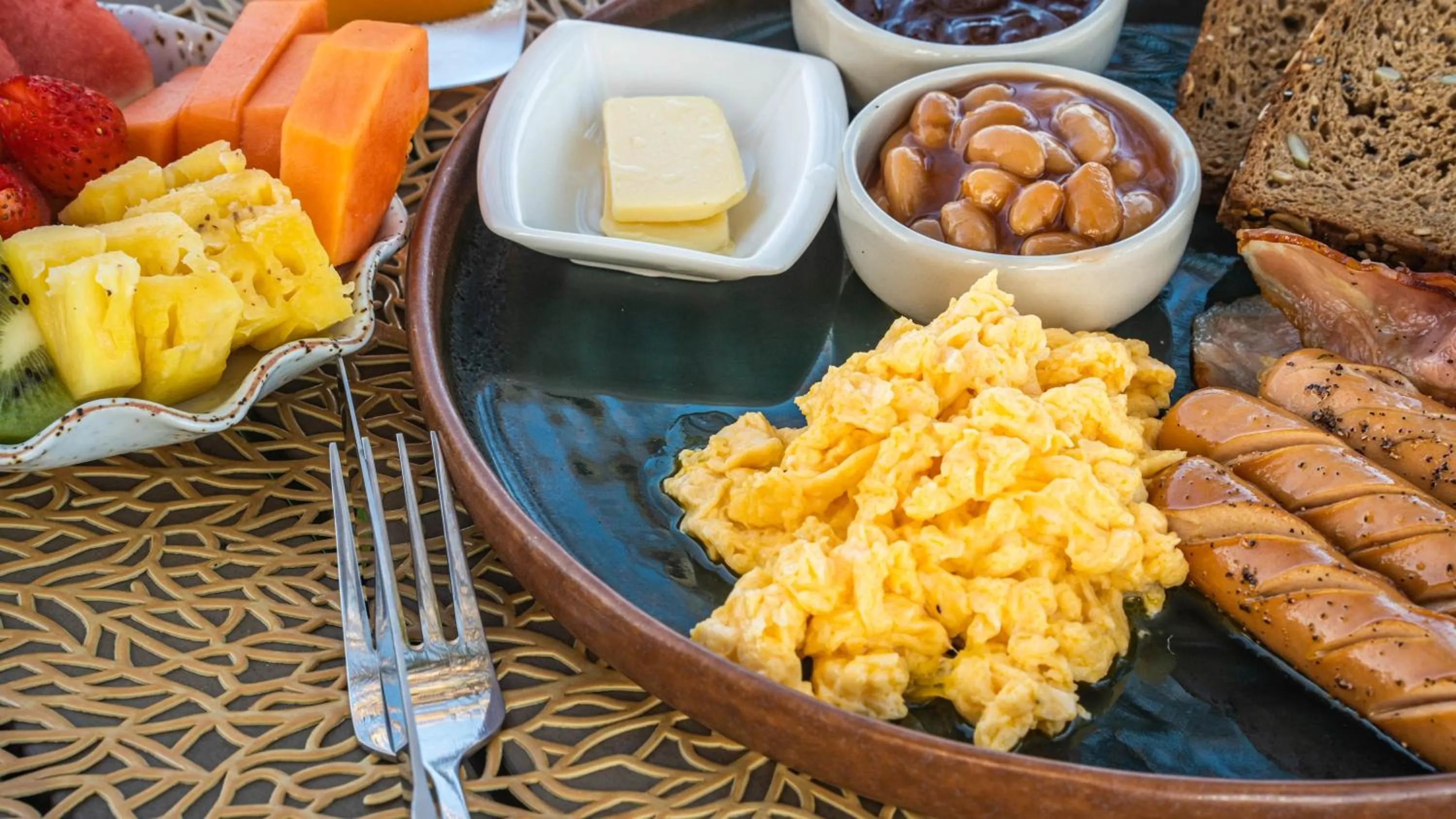 Food and drinks in Elite Atoll Serviced Apartments Phuket