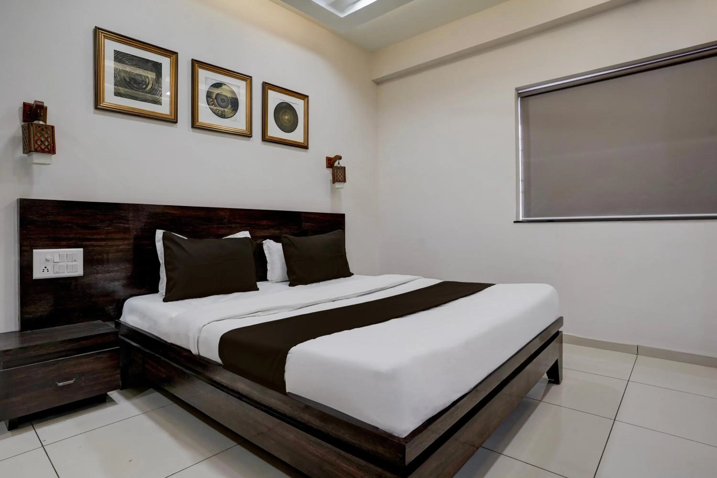 Bedroom, Bed in Super Hotel O DH