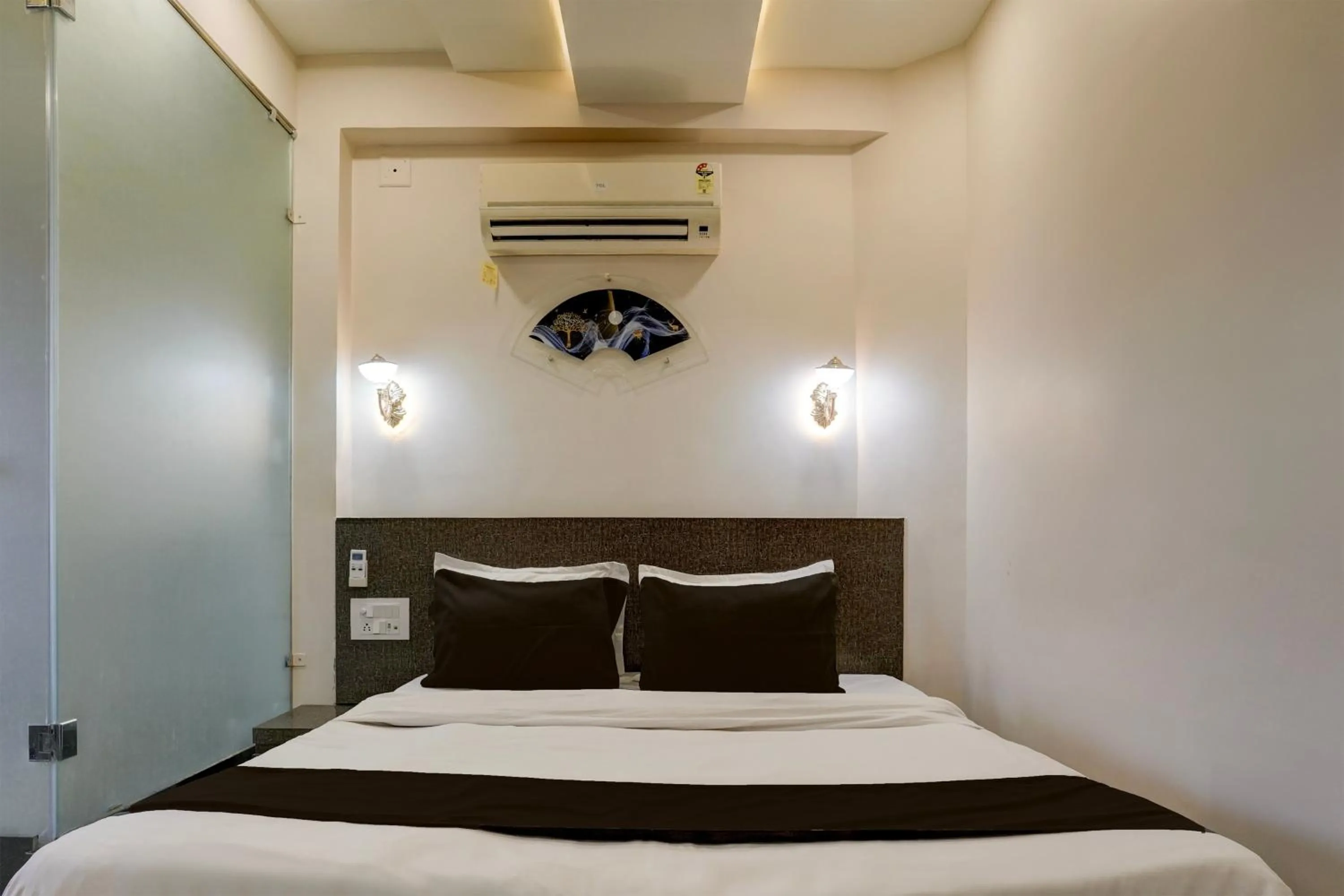 Bedroom, Bed in Super Hotel O DH