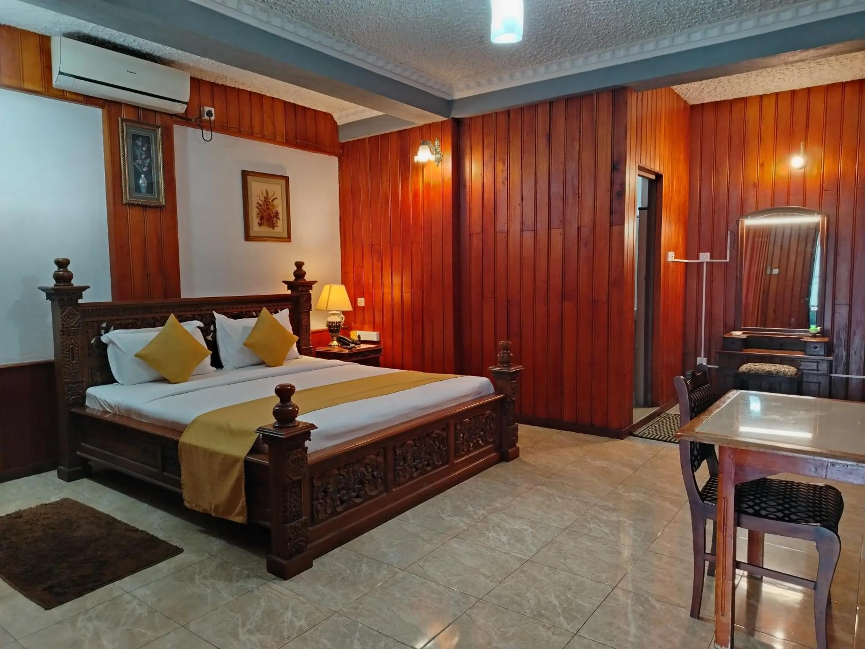 Bedroom, Bed in Ella Mount Heaven