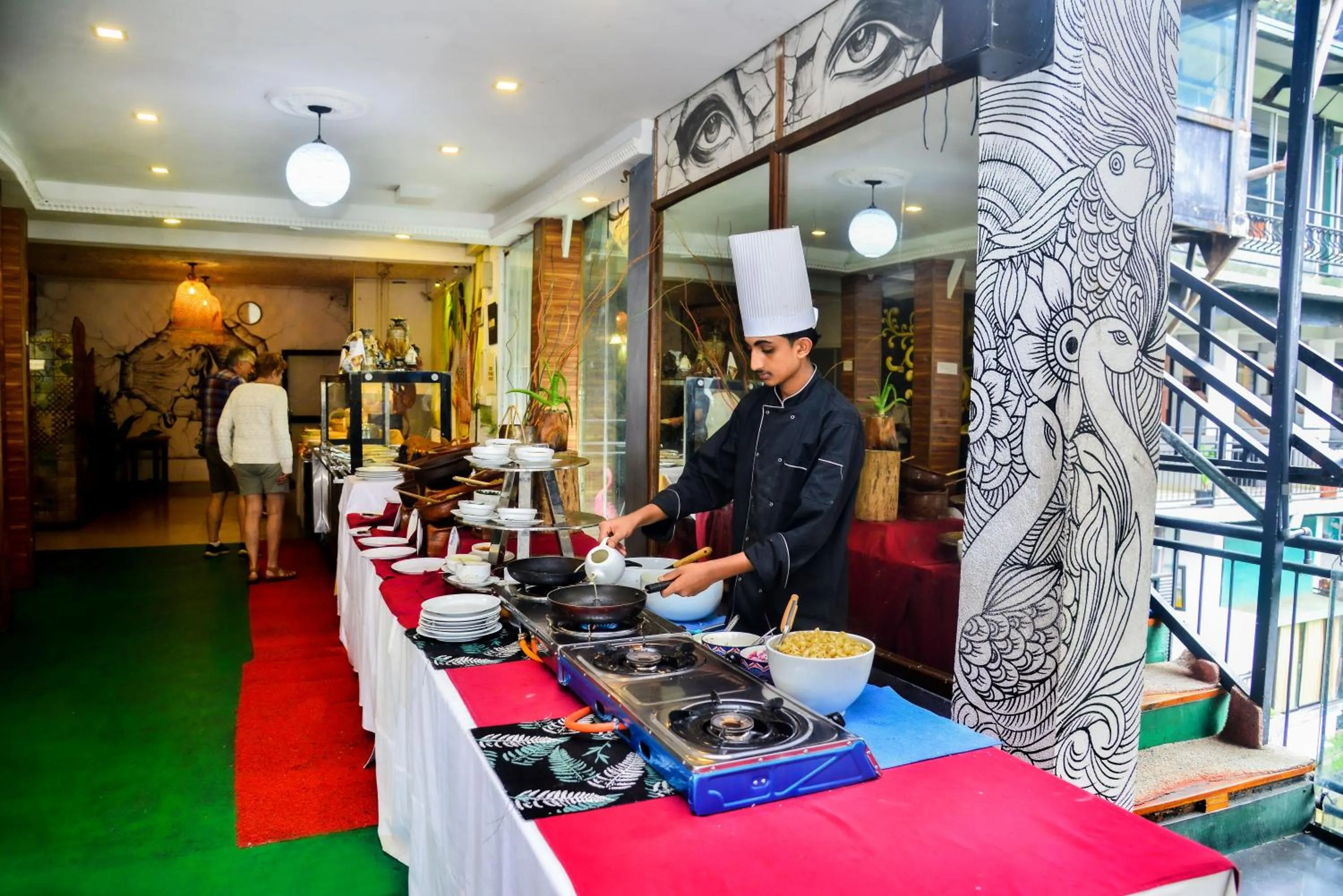 Restaurant/places to eat in Ella Mount Heaven