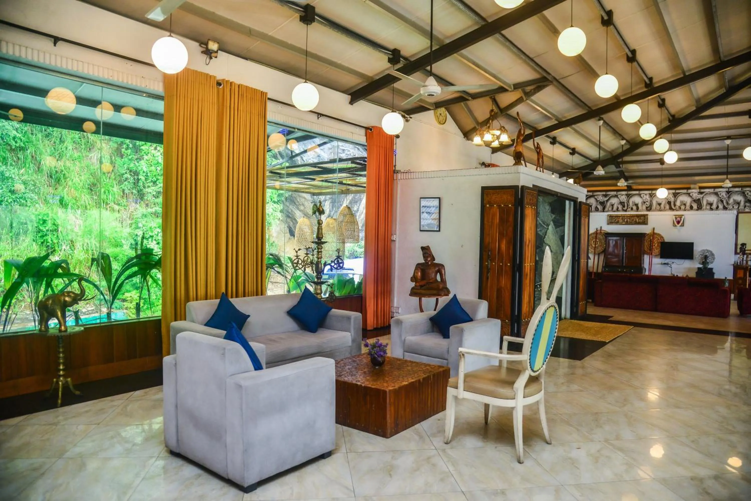 Seating area in Ella Mount Heaven