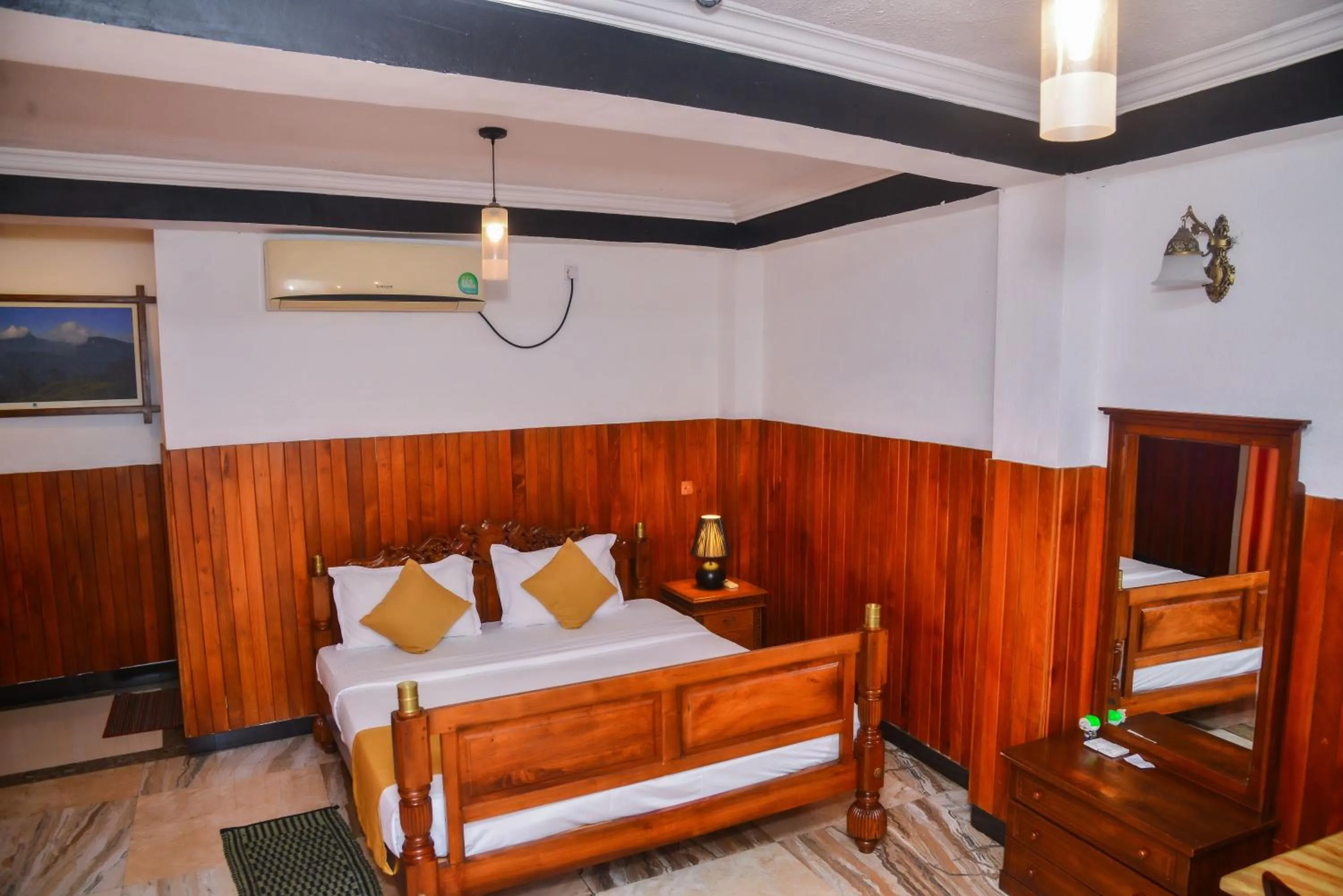 Bedroom, Bed in Ella Mount Heaven