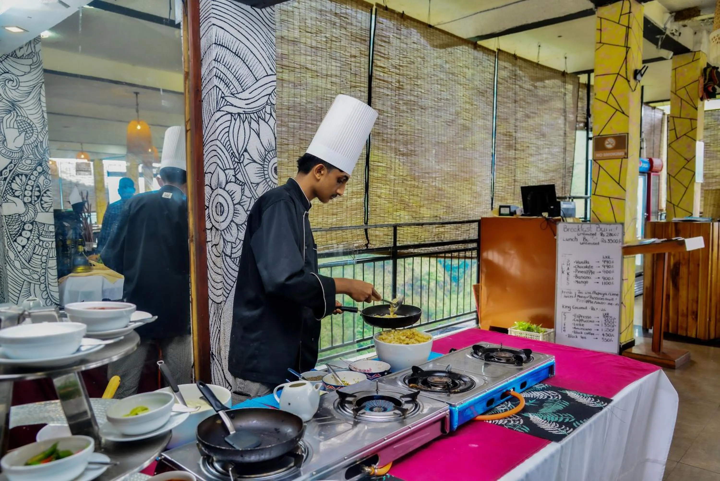 Restaurant/places to eat in Ella Mount Heaven