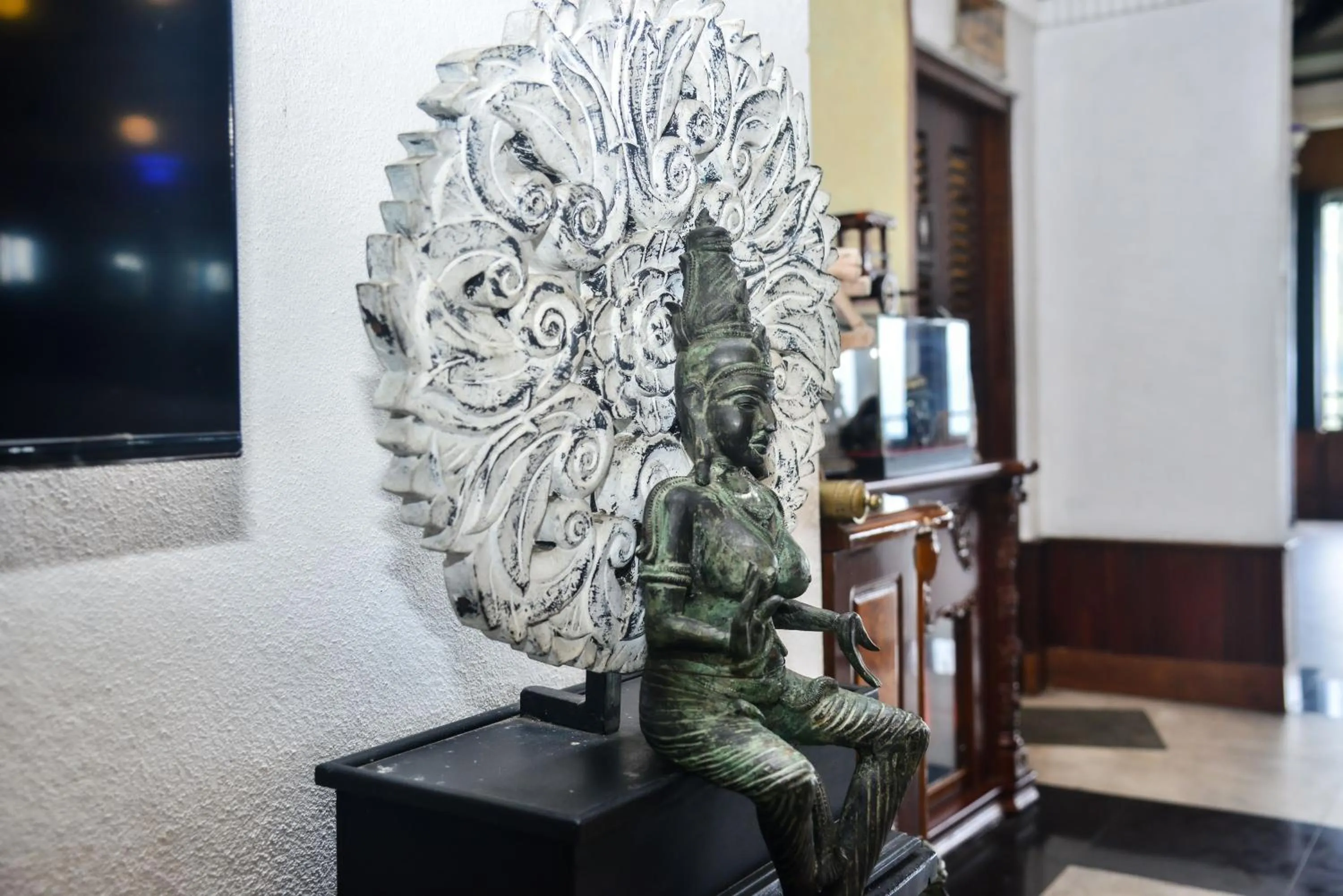 Decorative detail in Ella Mount Heaven