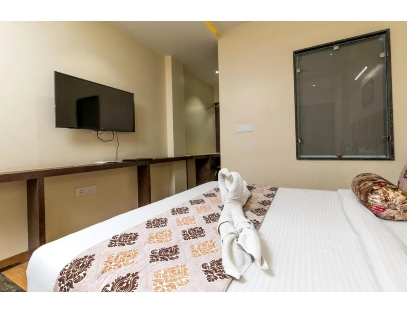 Photo of the whole room, Bed in Hotel Urban Galaxy Square, Amritsar