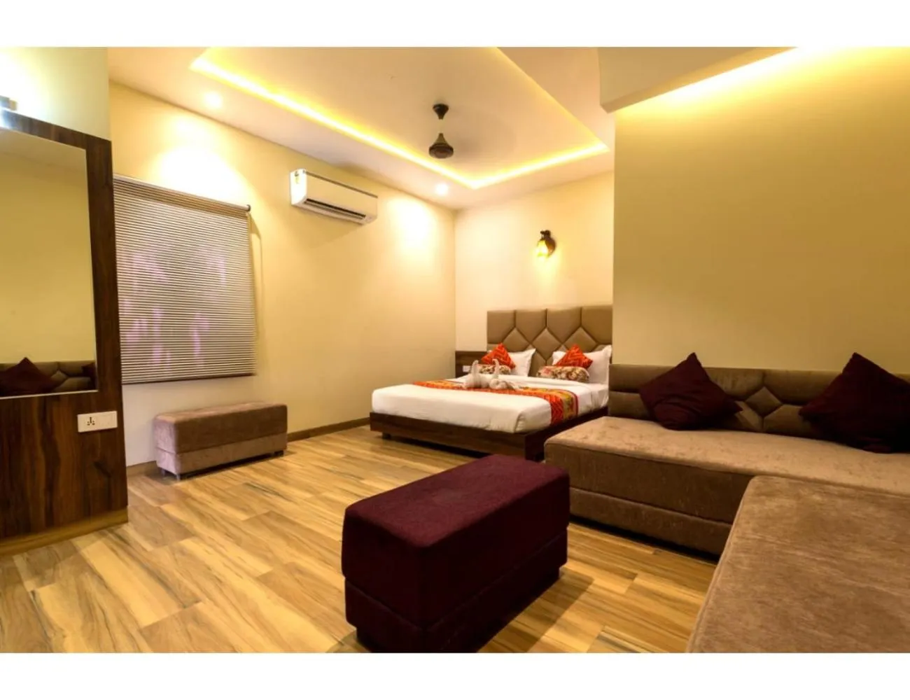 Photo of the whole room, Bed in Hotel Urban Galaxy Square, Amritsar