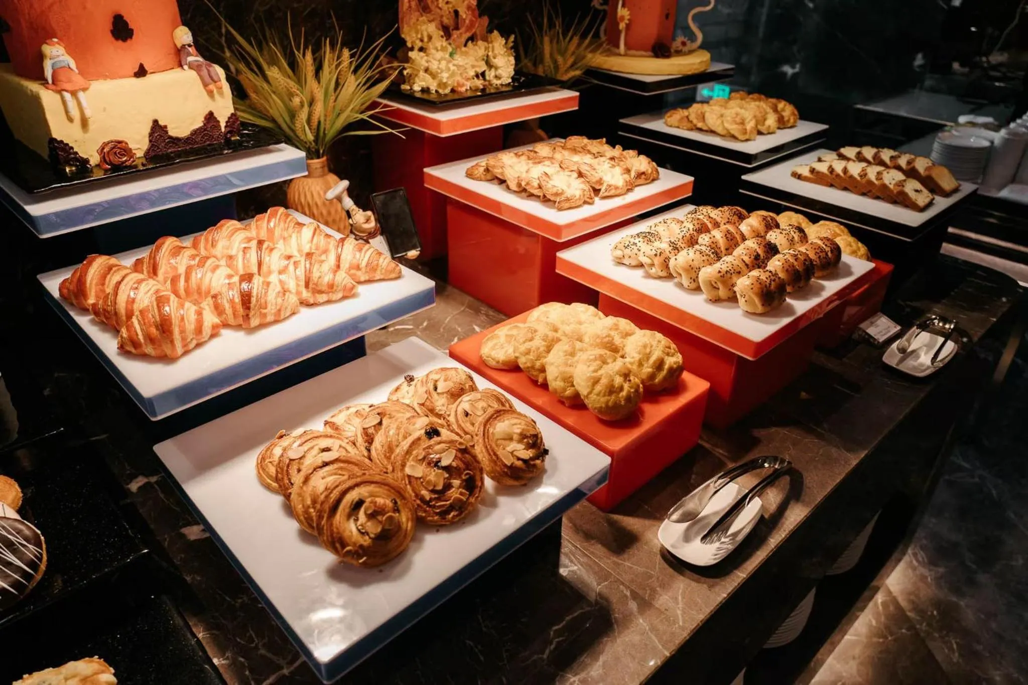 Restaurant/places to eat in Latsavong Wanda Vista Vientiane