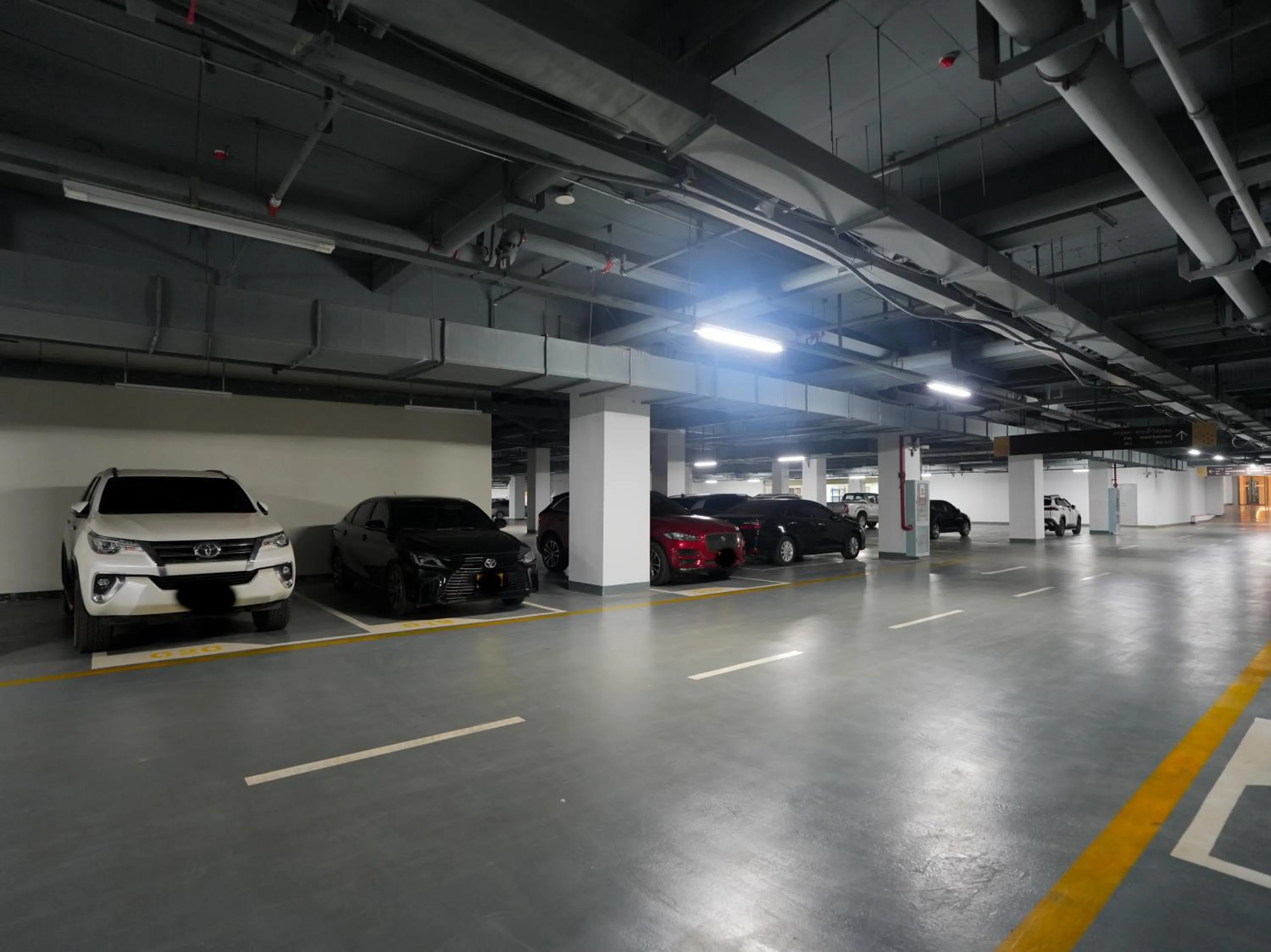 Parking in Latsavong Wanda Vista Vientiane