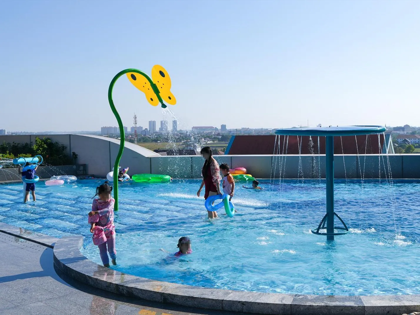 Swimming pool in Latsavong Wanda Vista Vientiane