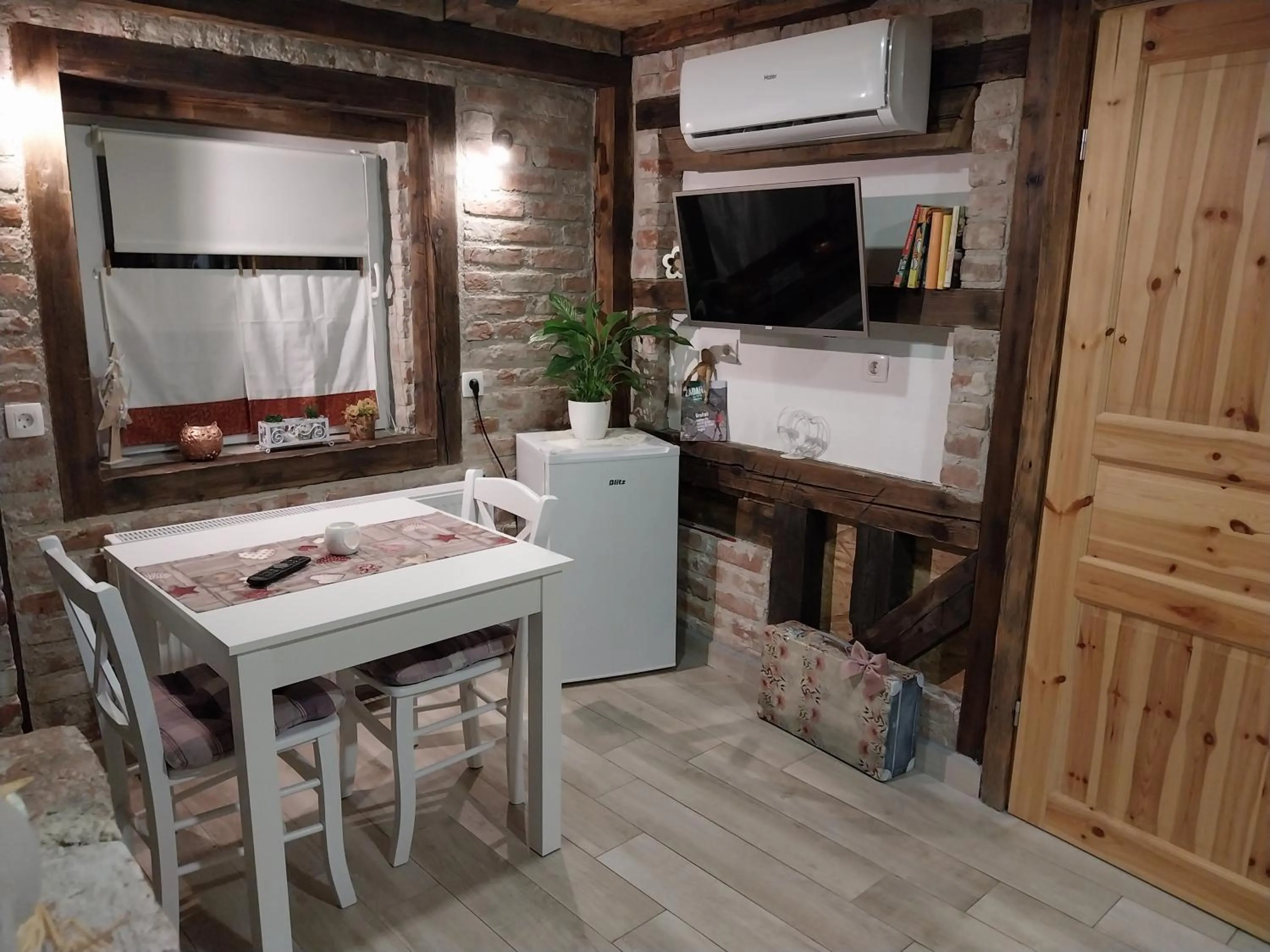 Dining area in Apartment Ada bed & breakfast