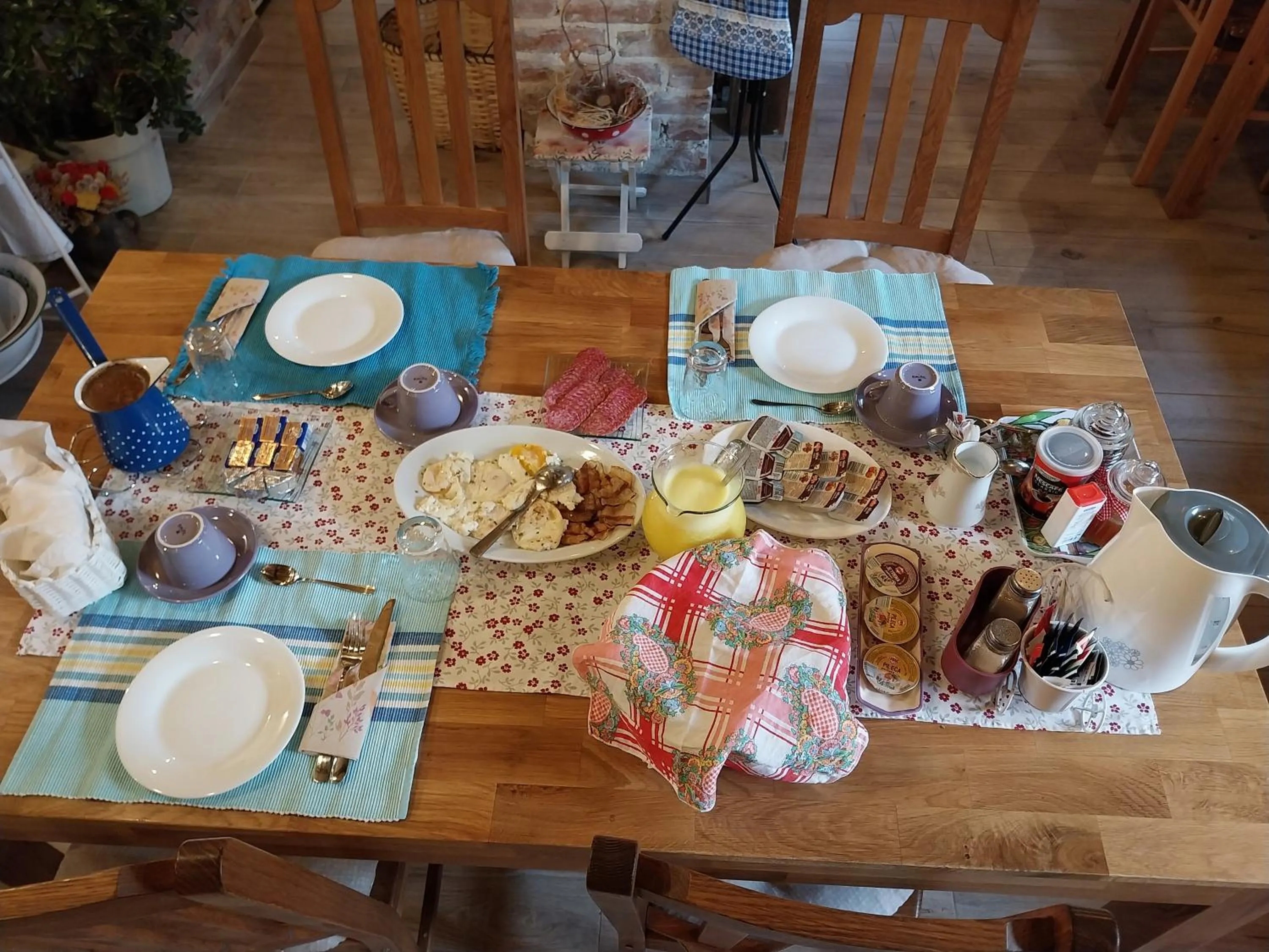 Food and drinks in Apartment Ada bed & breakfast