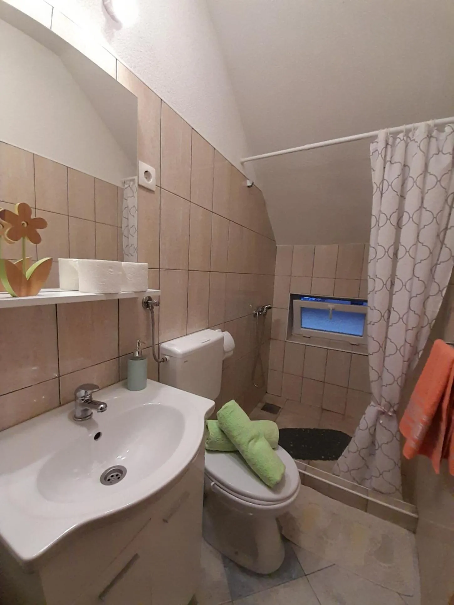 Shower in Apartment Ada bed & breakfast