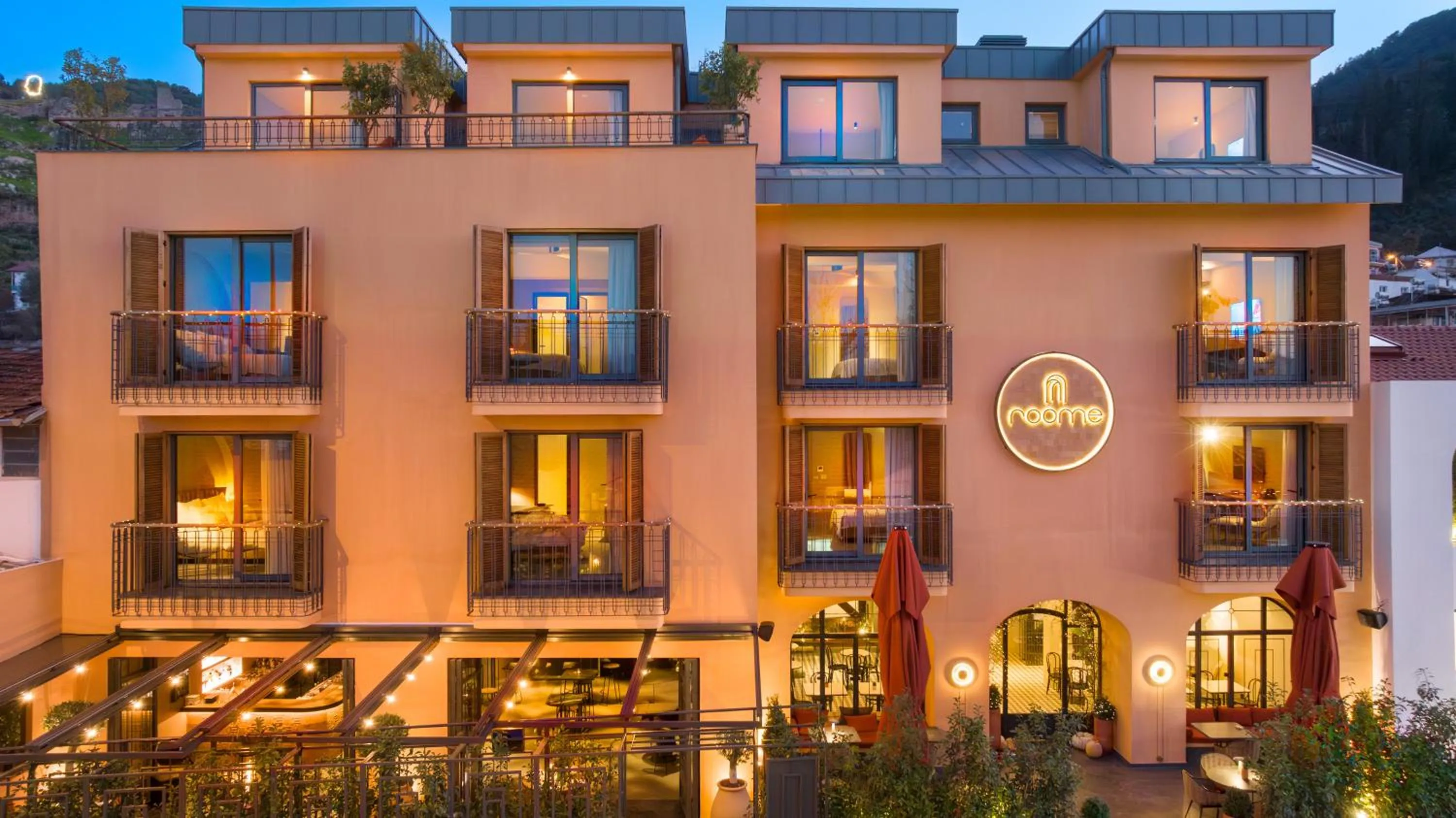 Property building in Roome