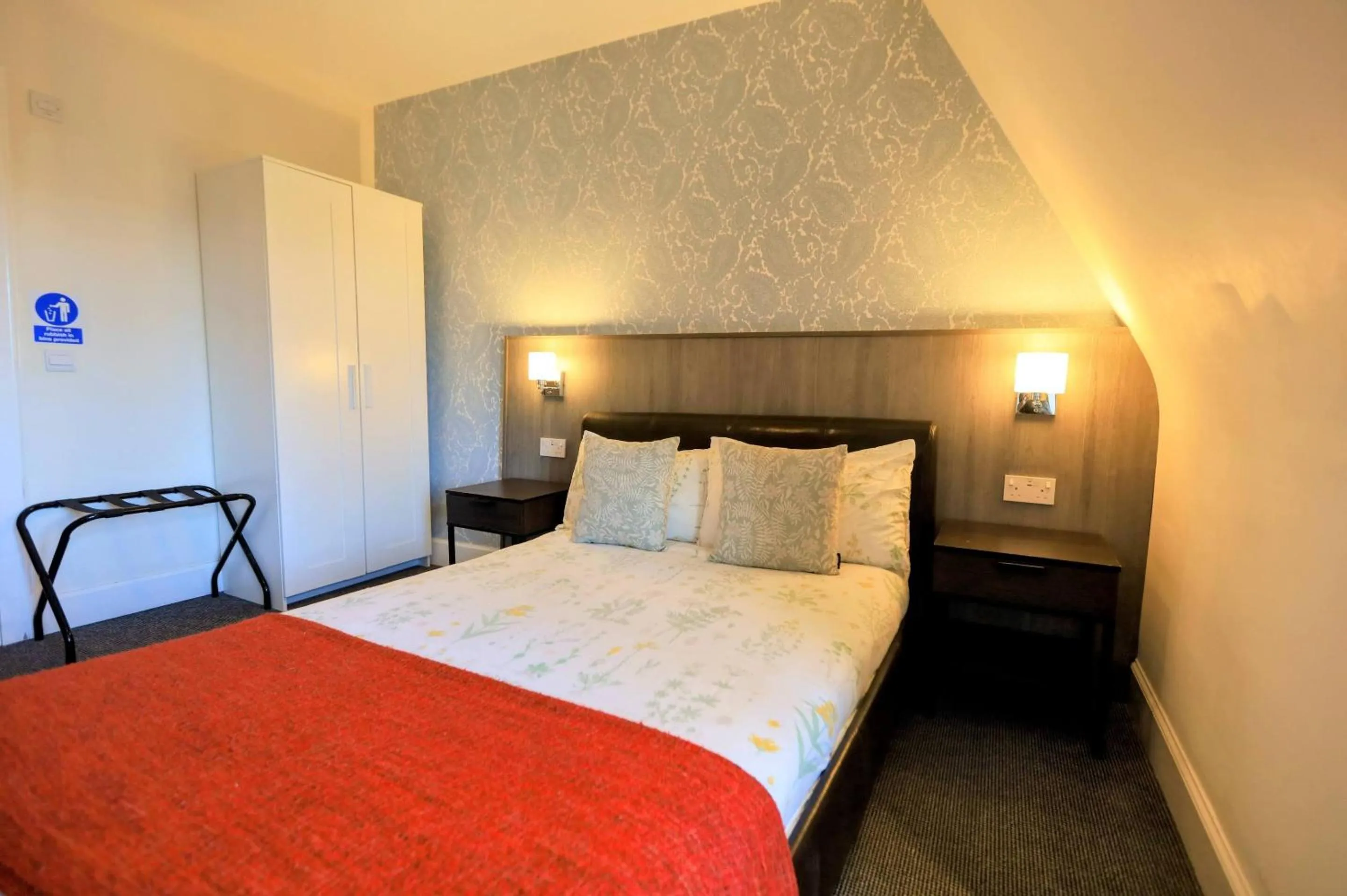 Double Room with Private Bathroom in Edinburgh Holiday Guest House