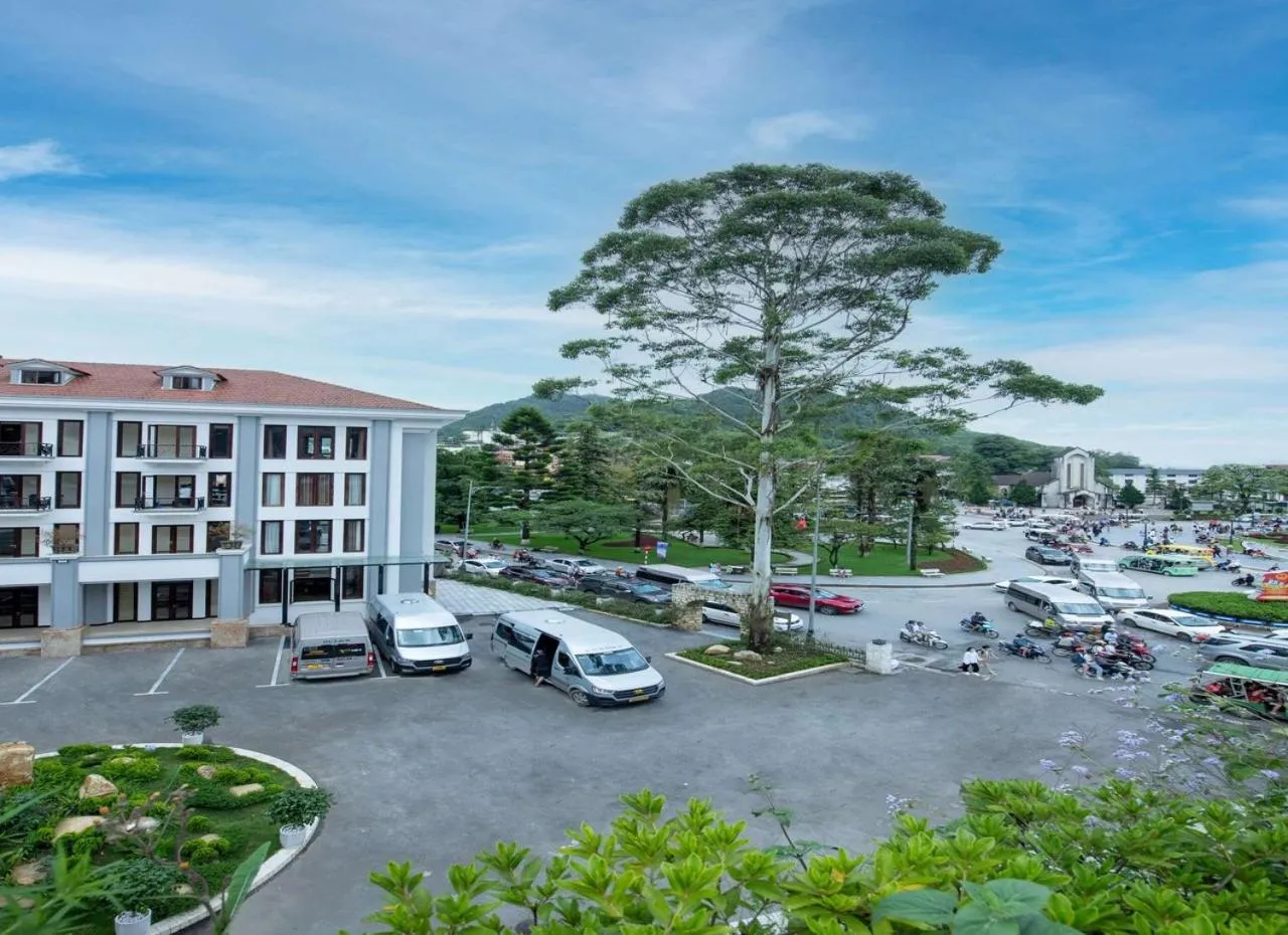 Property building in Sapa Green Forest Hotel & Convention