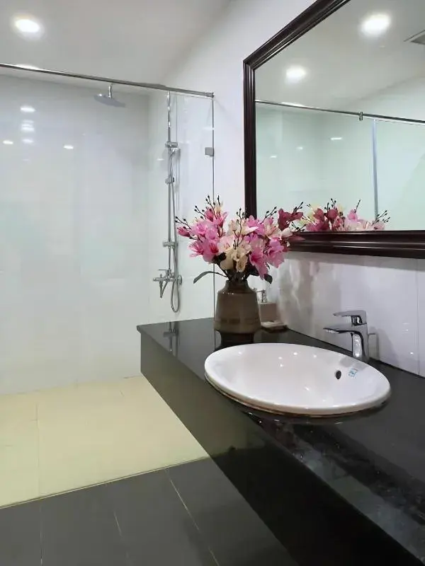 Deluxe Triple Room in Sapa Green Forest Hotel & Convention Deluxe Triple Room in Sapa Green Forest Hotel & Convention